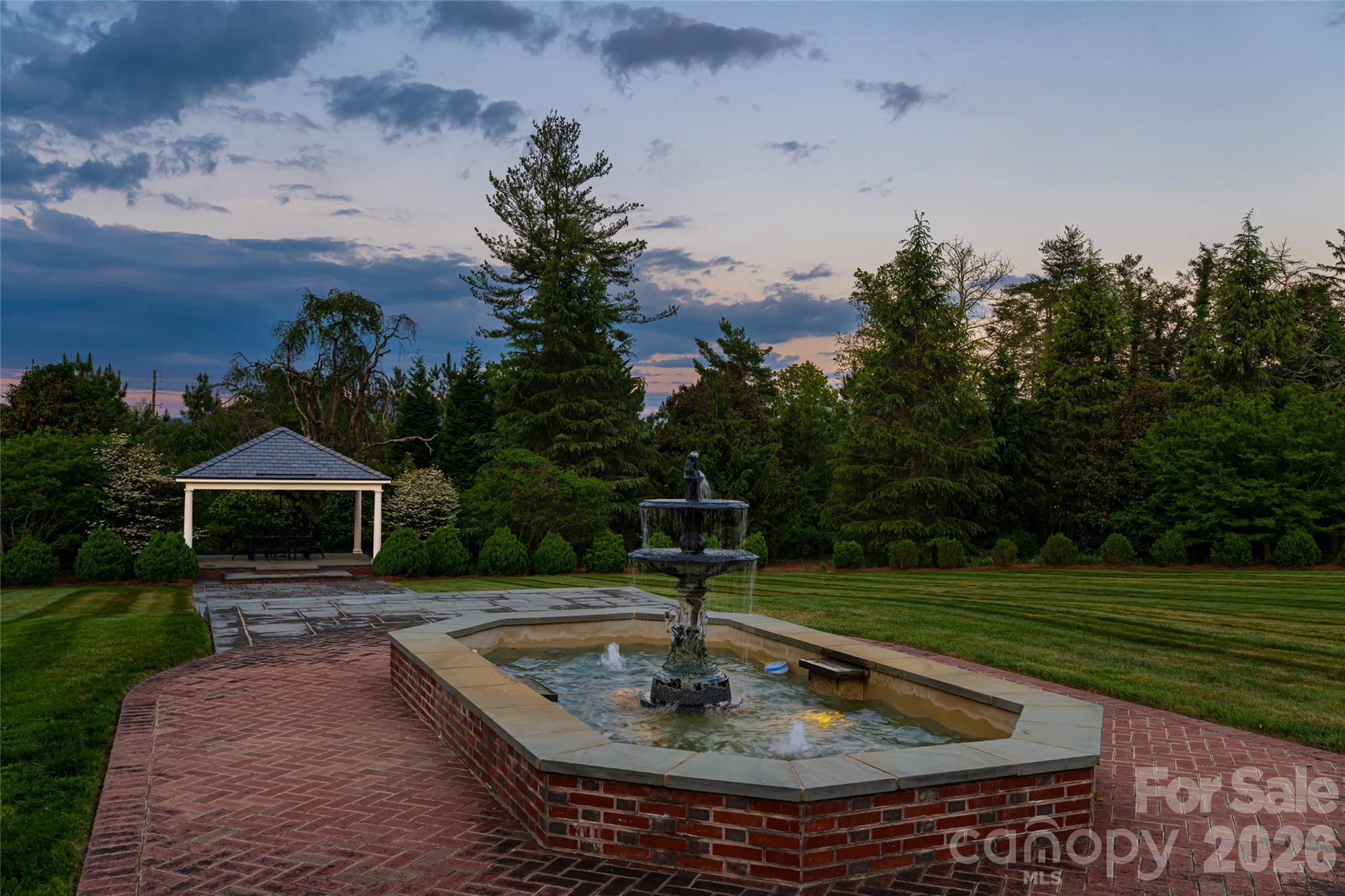 324 Vanderbilt Road Property Photo 45