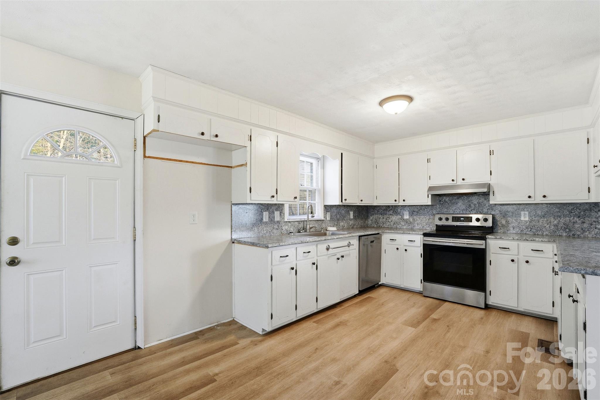 324 Pawley Drive Property Photo 4