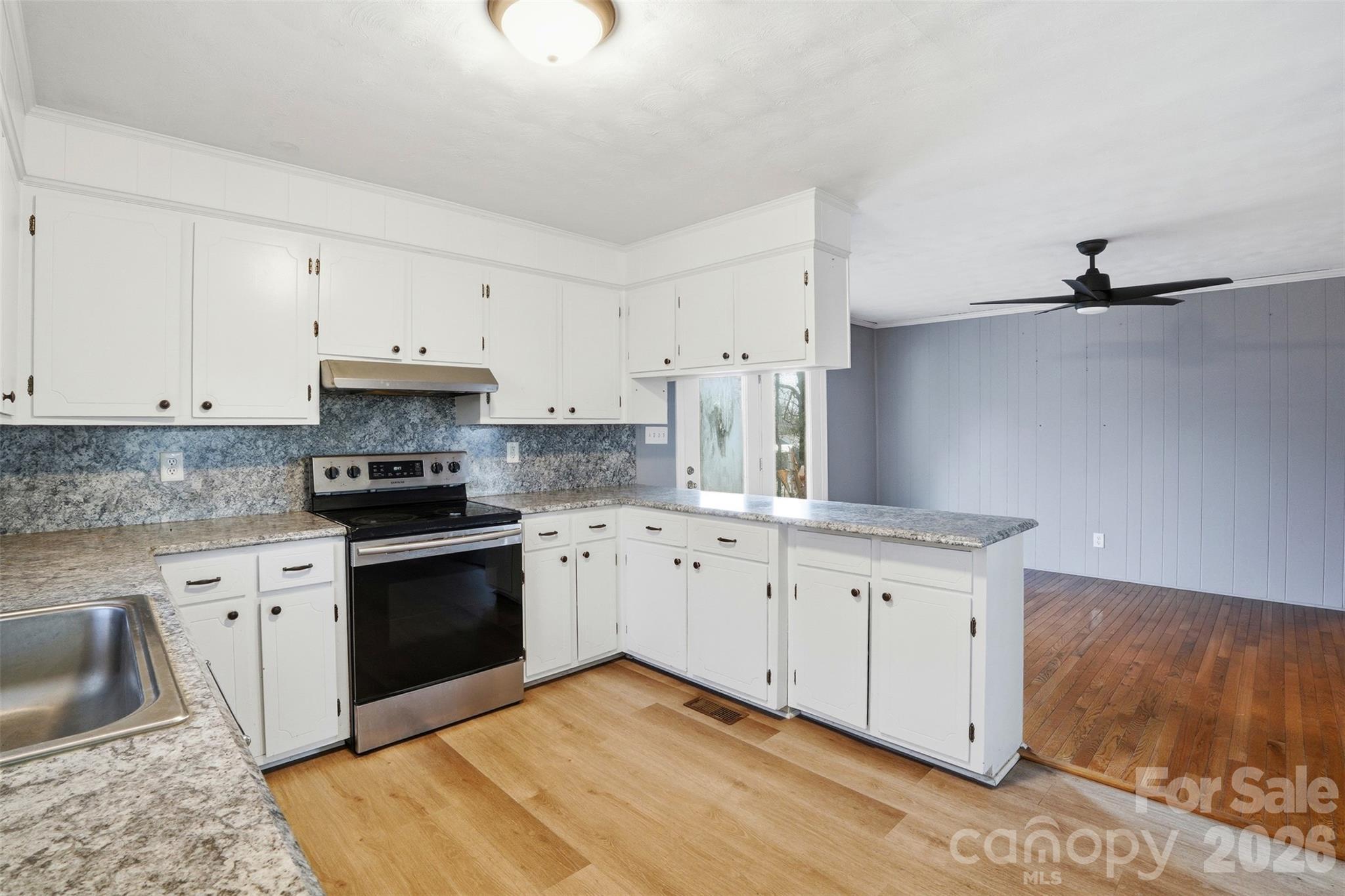 324 Pawley Drive Property Photo 5