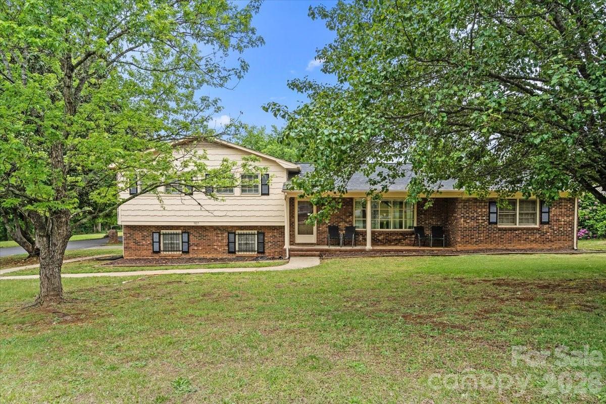 1527 Rhyne Street Property Photo 1