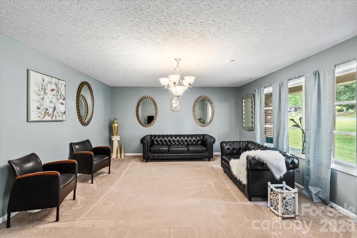 1527 Rhyne Street Property Photo 4