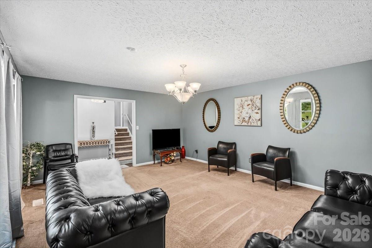 1527 Rhyne Street Property Photo 5