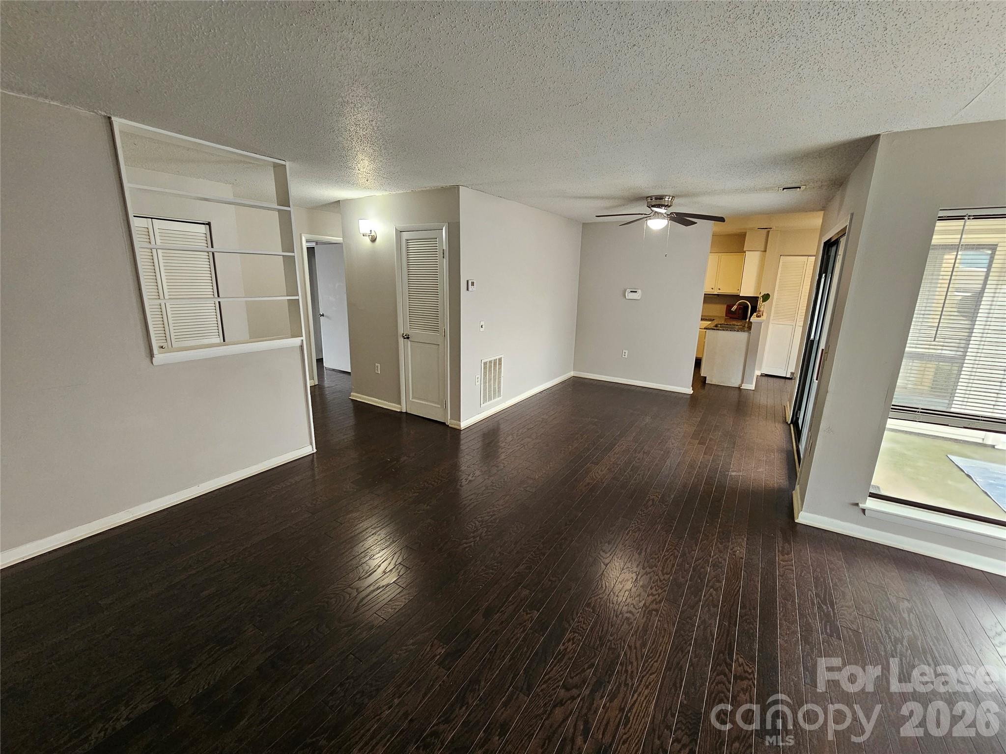 4811 Spring Lake Drive E Property Photo 2