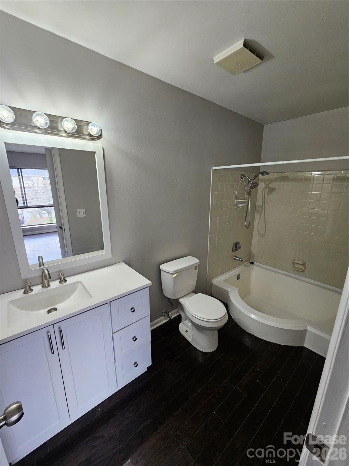 4811 Spring Lake Drive E Property Photo 15