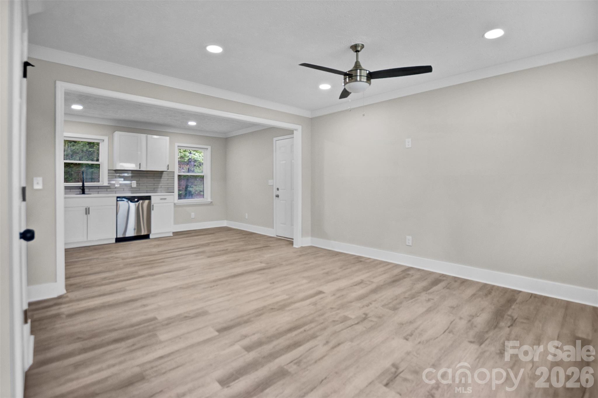 6957 Vintage Road Property Photo 6