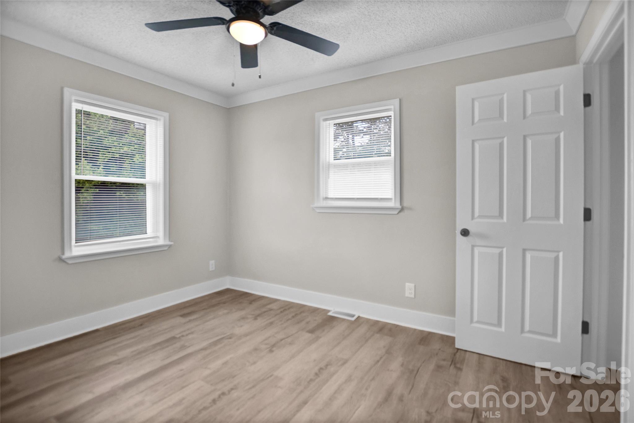 6957 Vintage Road Property Photo 9