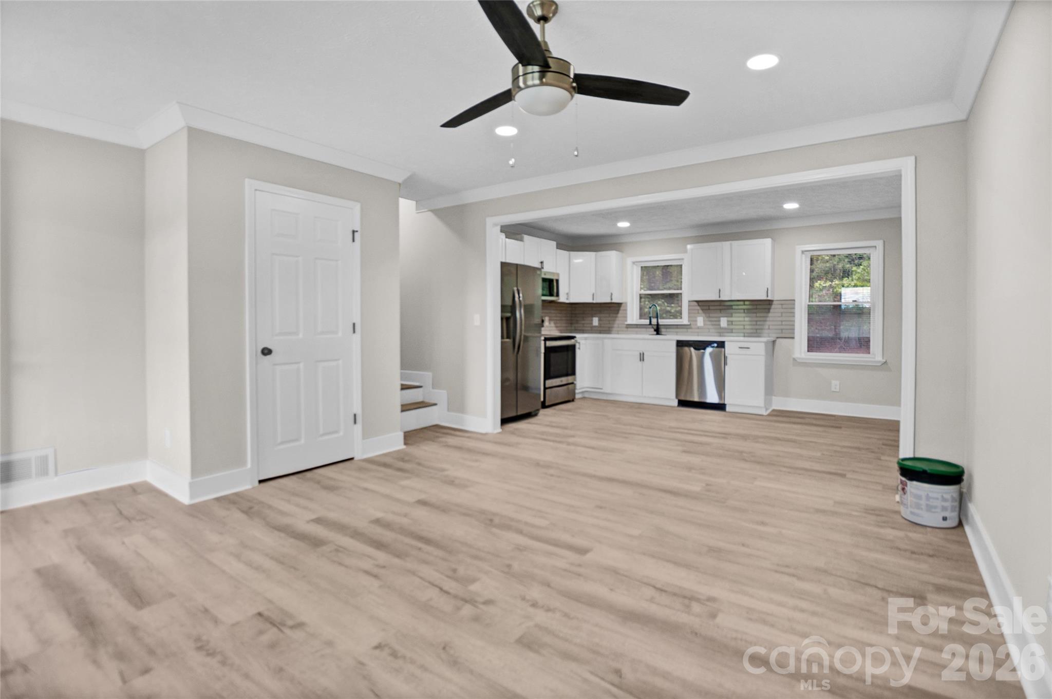 6957 Vintage Road Property Photo 11
