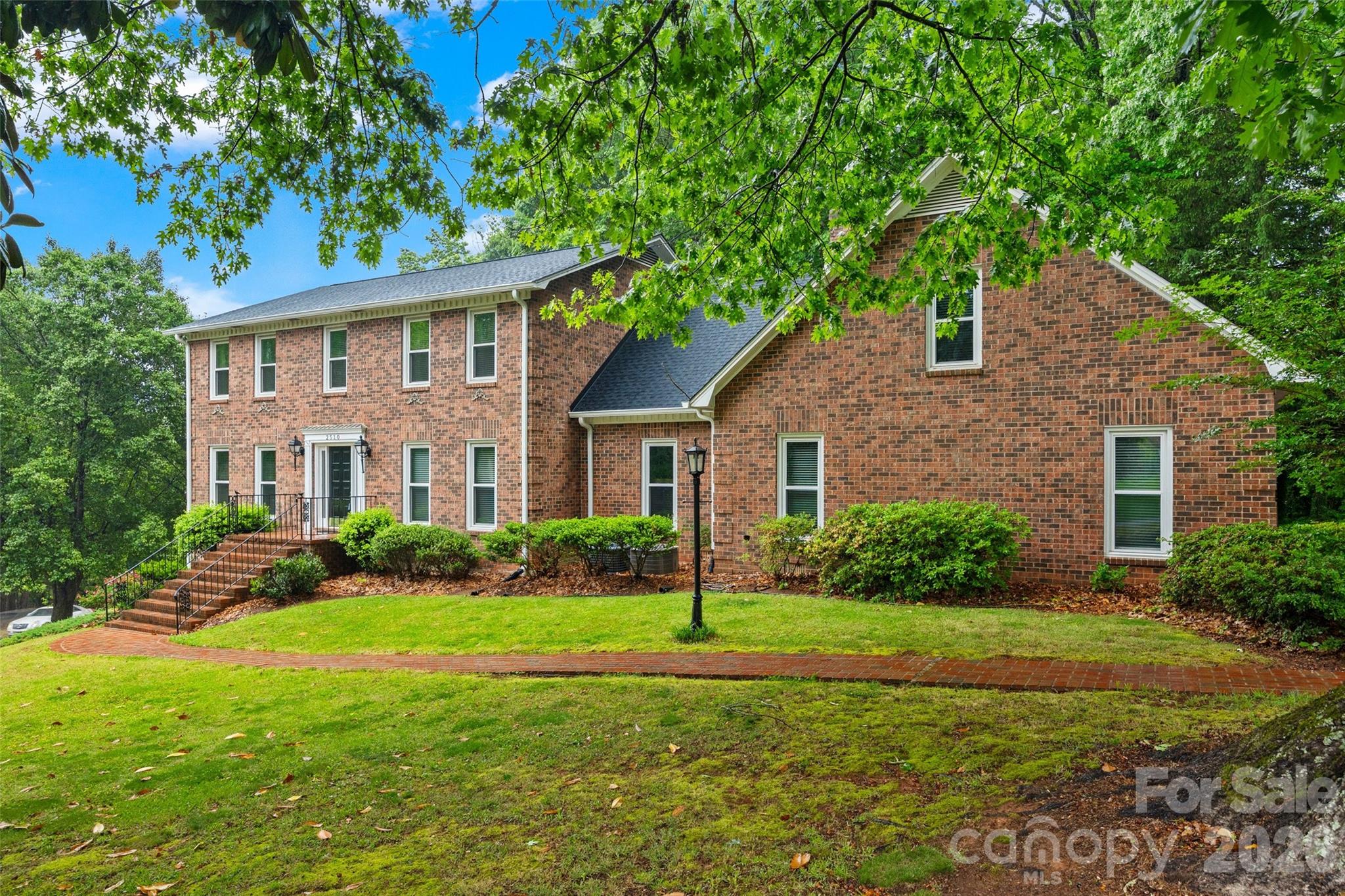 2510 Meredith Court Property Photo 1