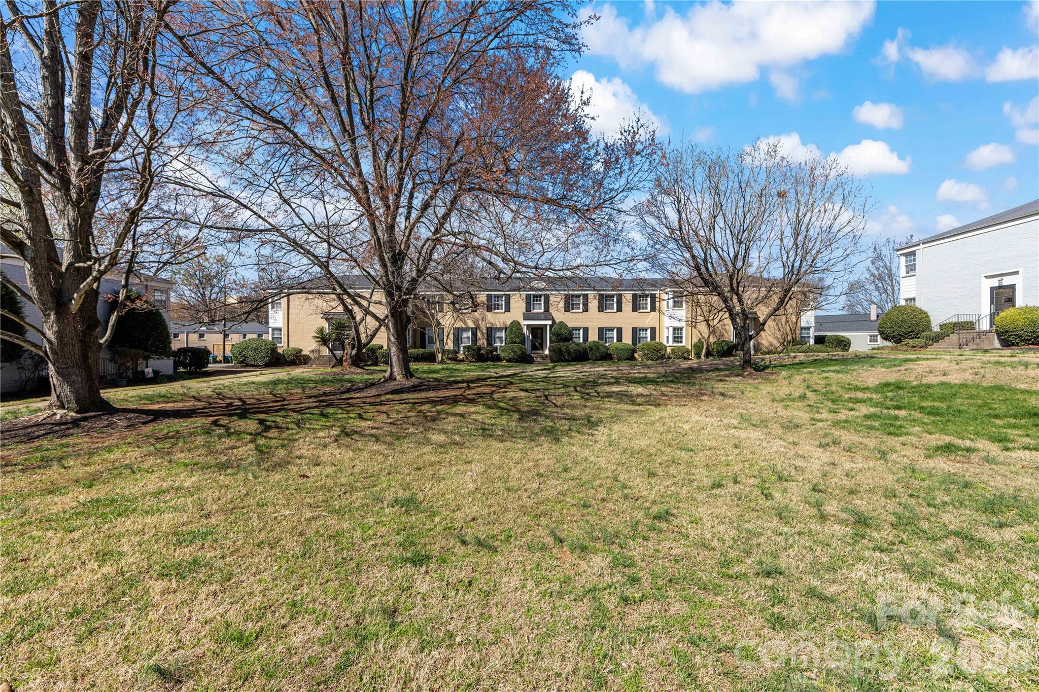540 Wakefield Drive D Property Photo 2