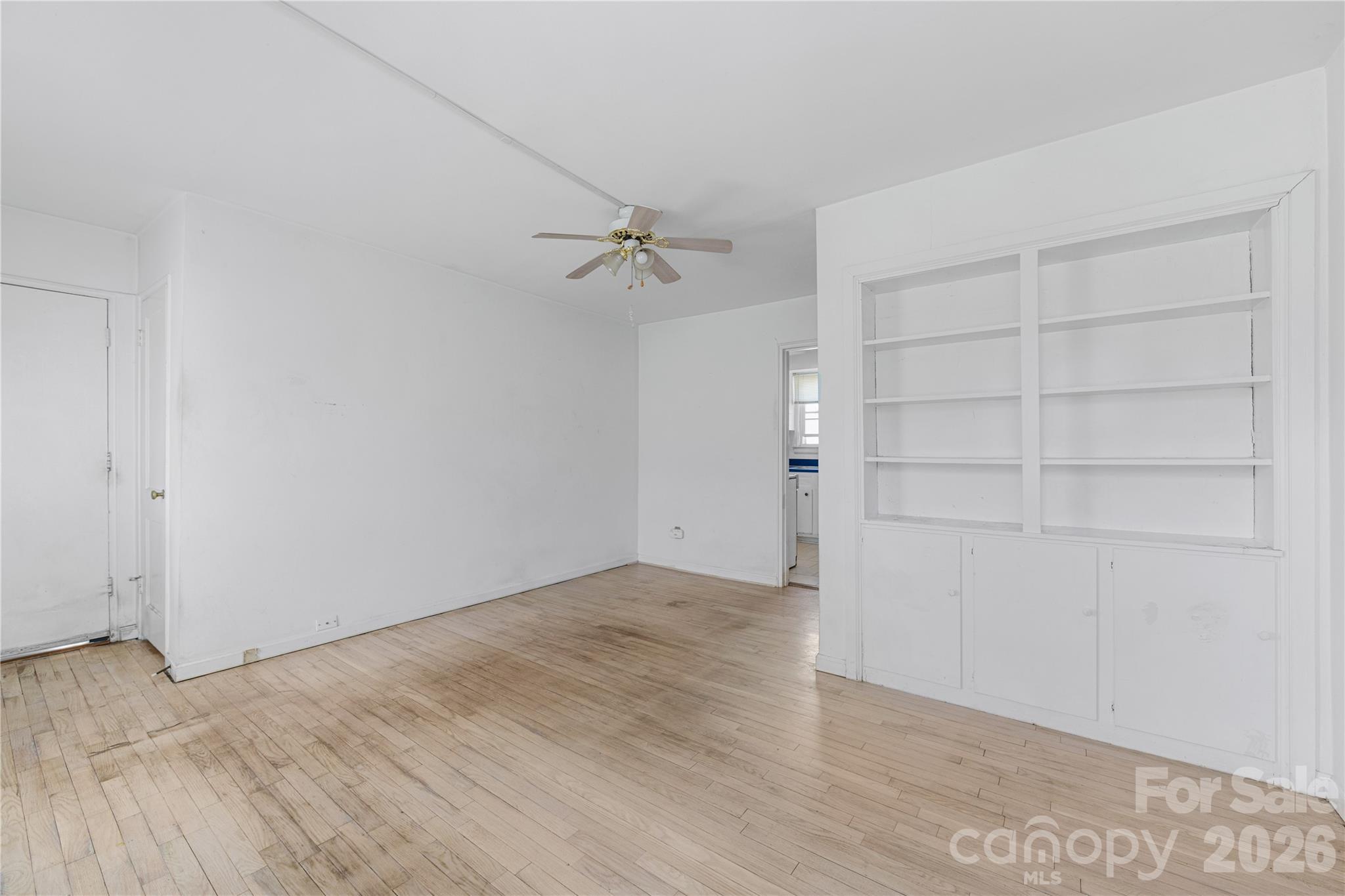 540 Wakefield Drive D Property Photo 5