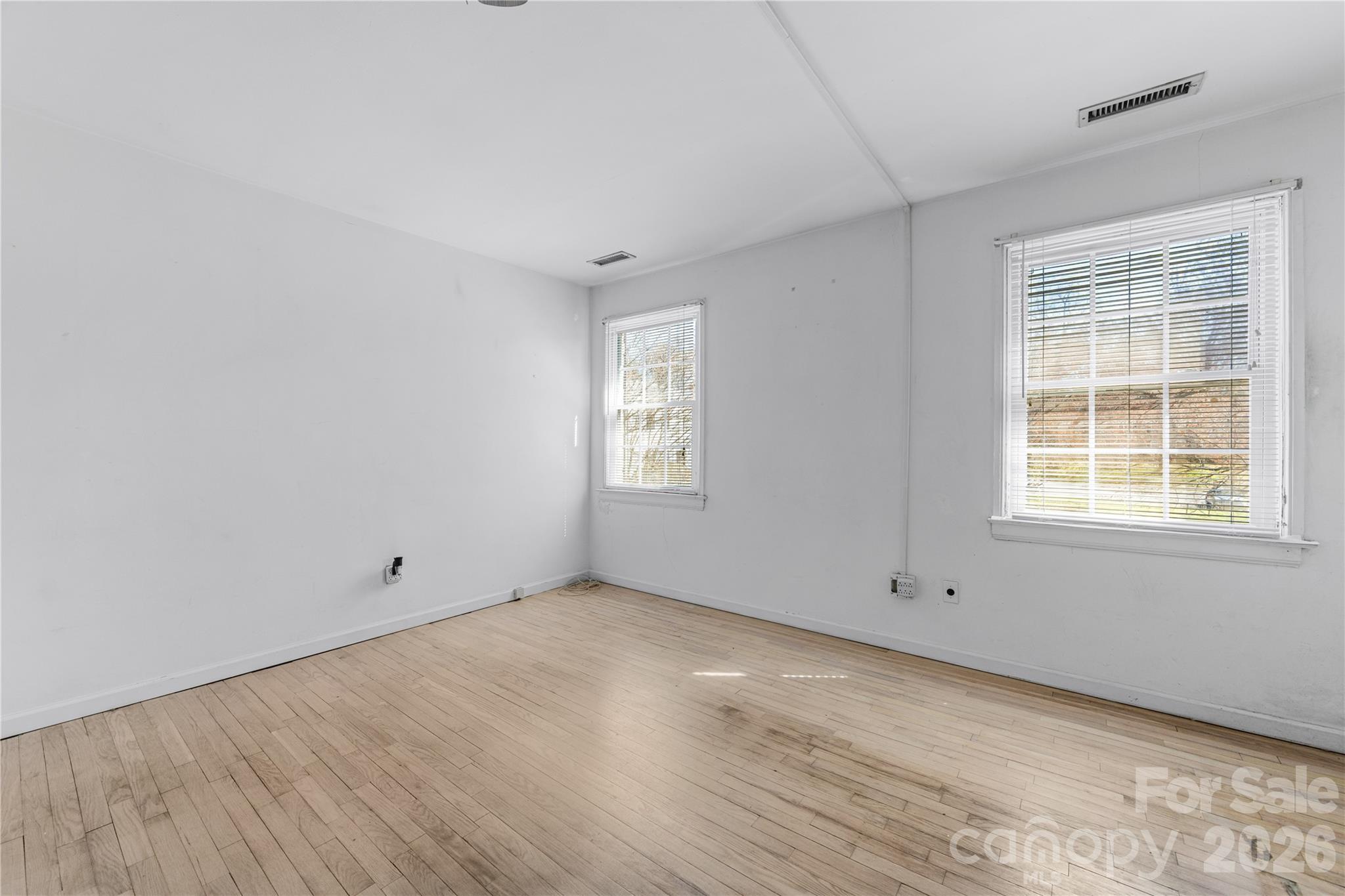 540 Wakefield Drive D Property Photo 7