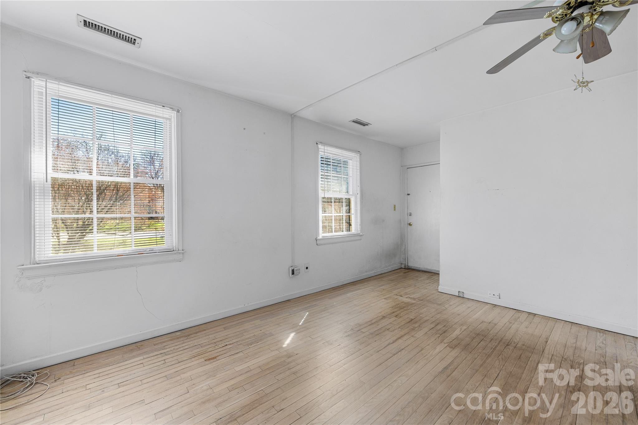 540 Wakefield Drive D Property Photo 8