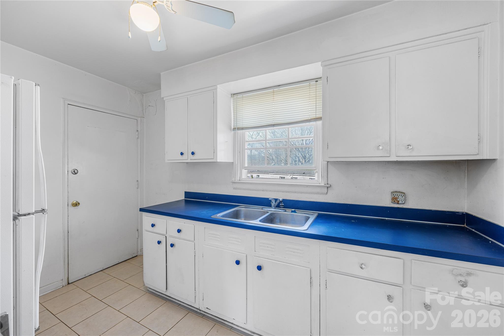 540 Wakefield Drive D Property Photo 9