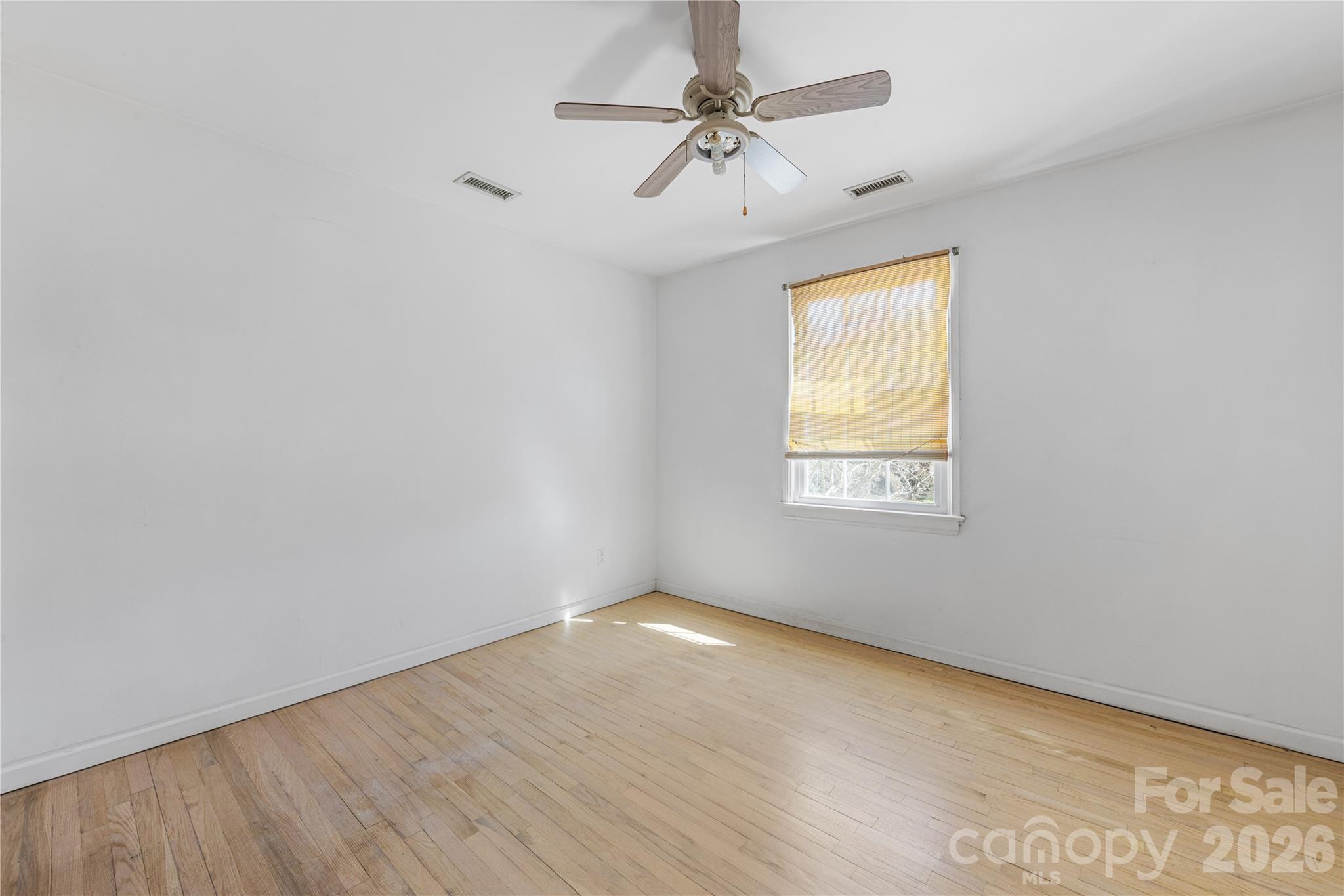 540 Wakefield Drive D Property Photo 16