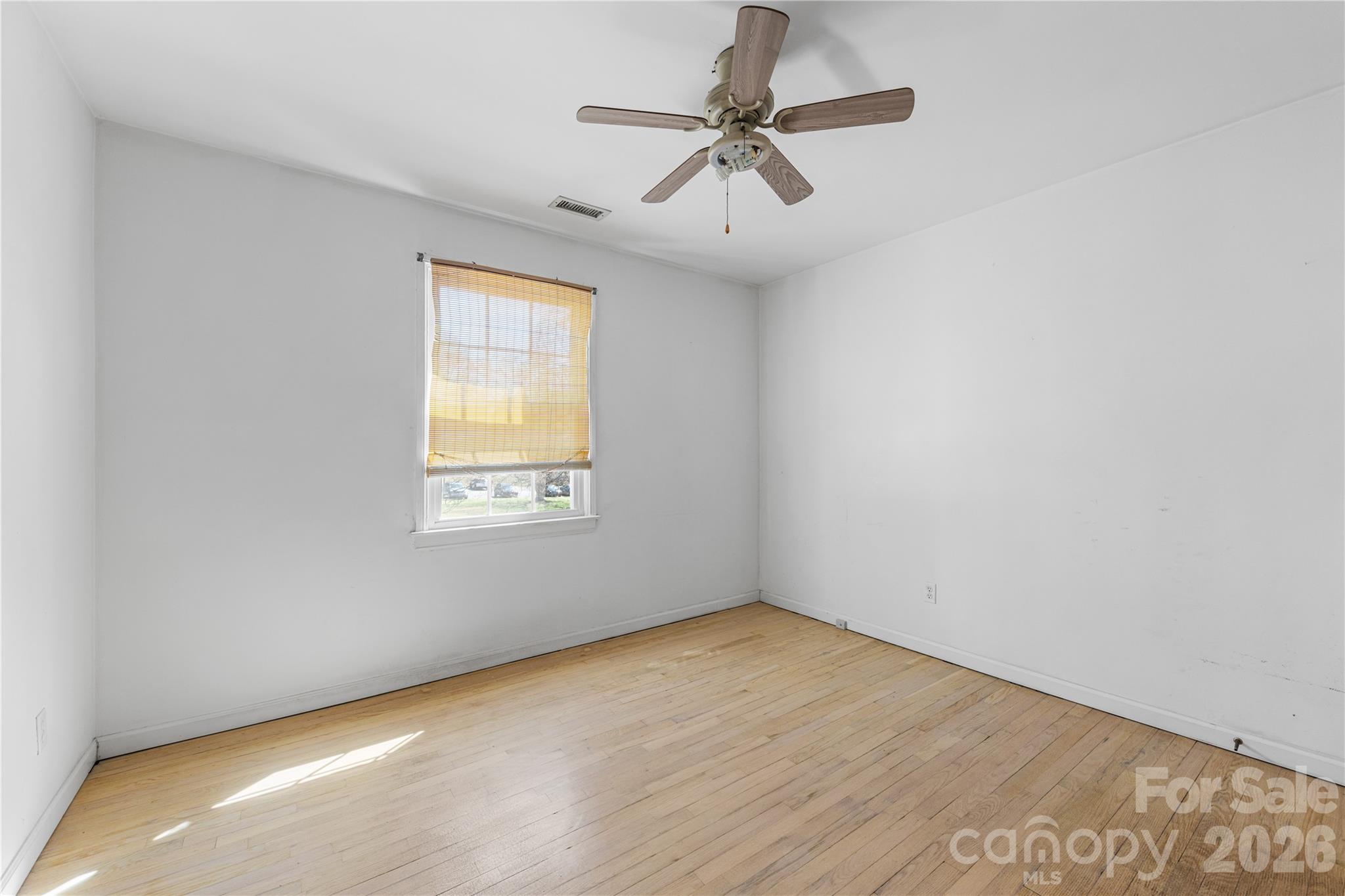 540 Wakefield Drive D Property Photo 17