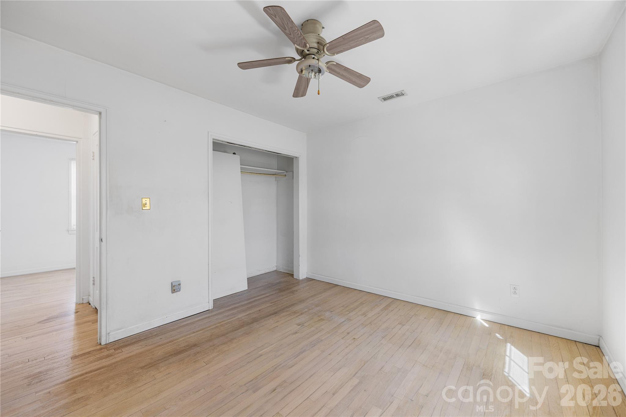 540 Wakefield Drive D Property Photo 18