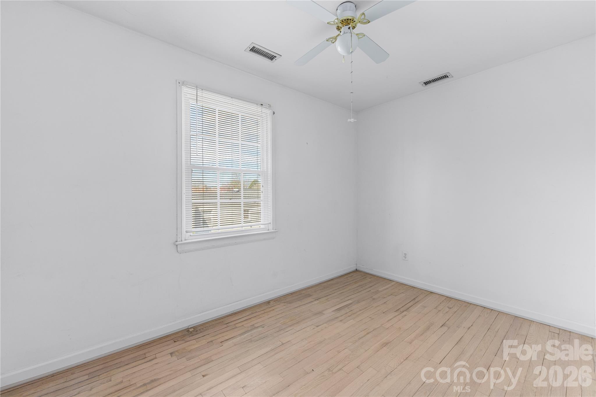 540 Wakefield Drive D Property Photo 22