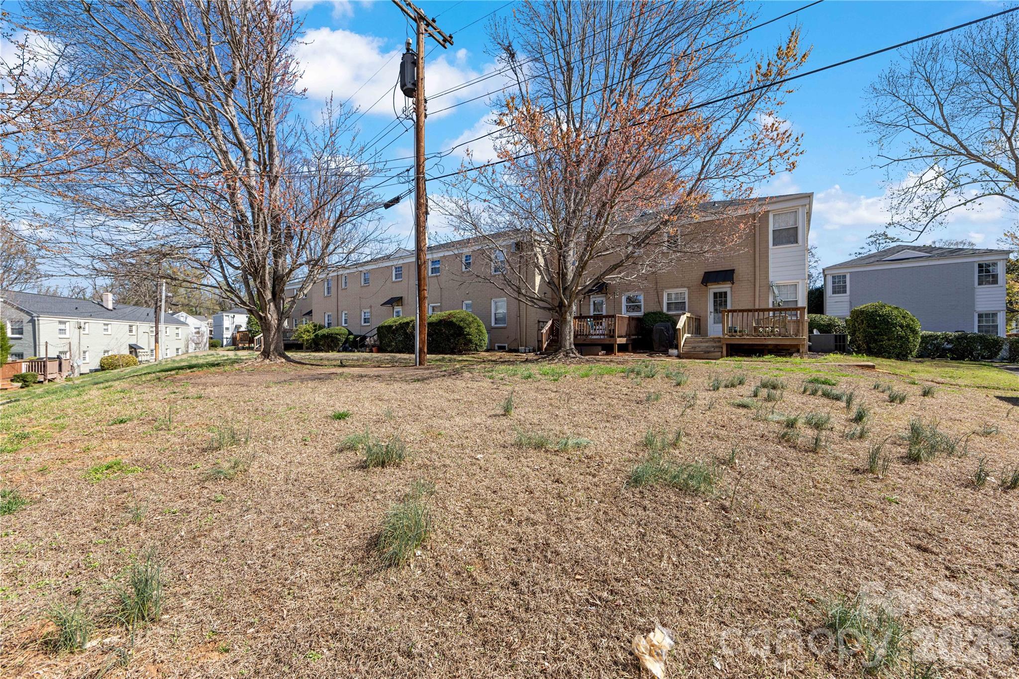 540 Wakefield Drive D Property Photo 25