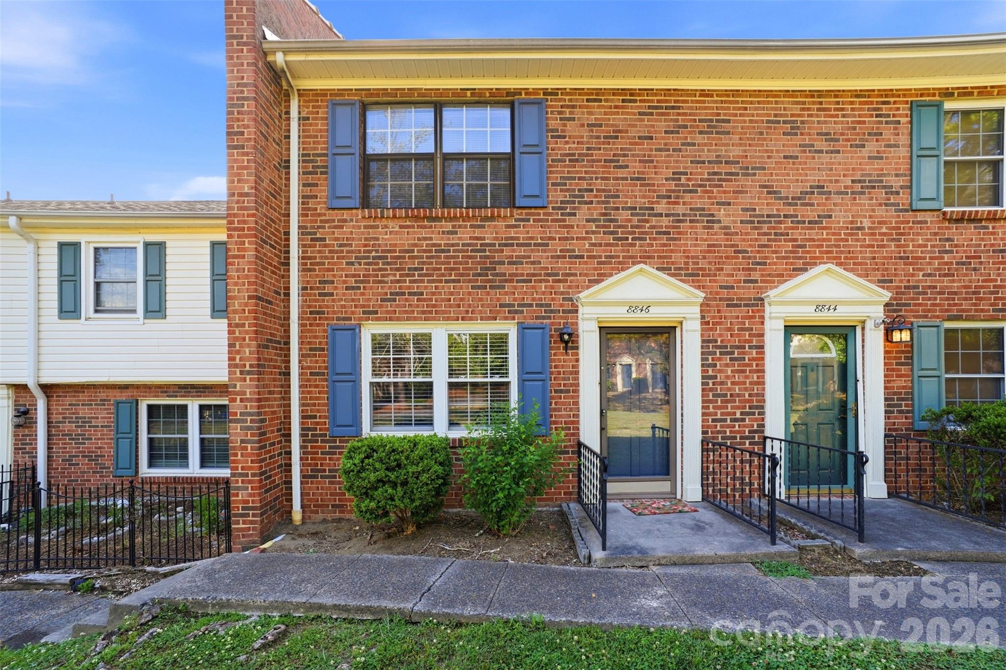 8846 Hunter Ridge Drive Property Photo 2