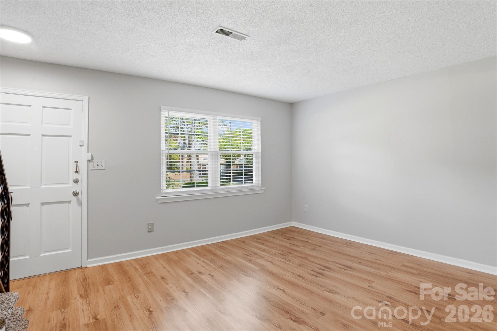 8846 Hunter Ridge Drive Property Photo 7