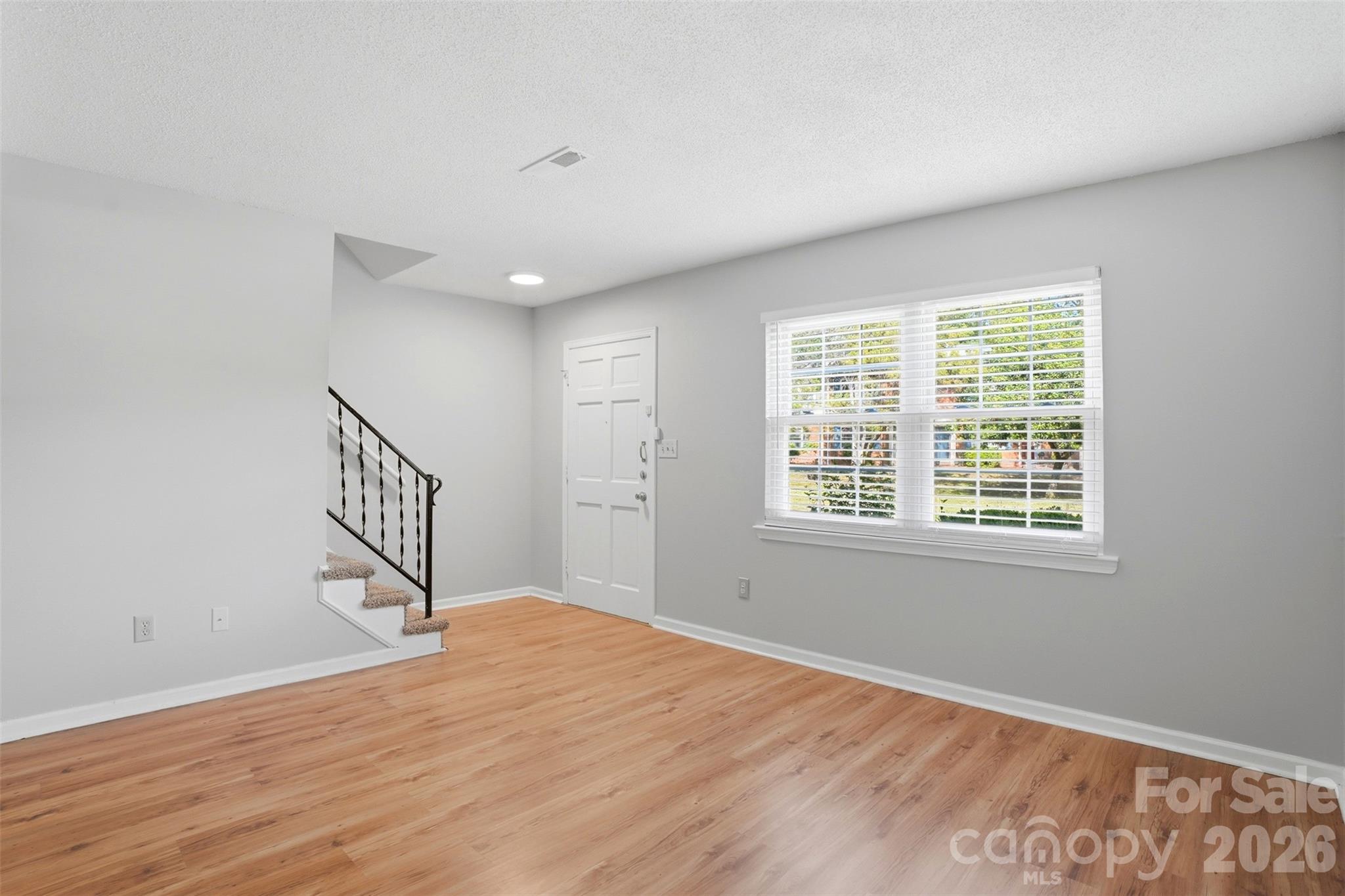8846 Hunter Ridge Drive Property Photo 8