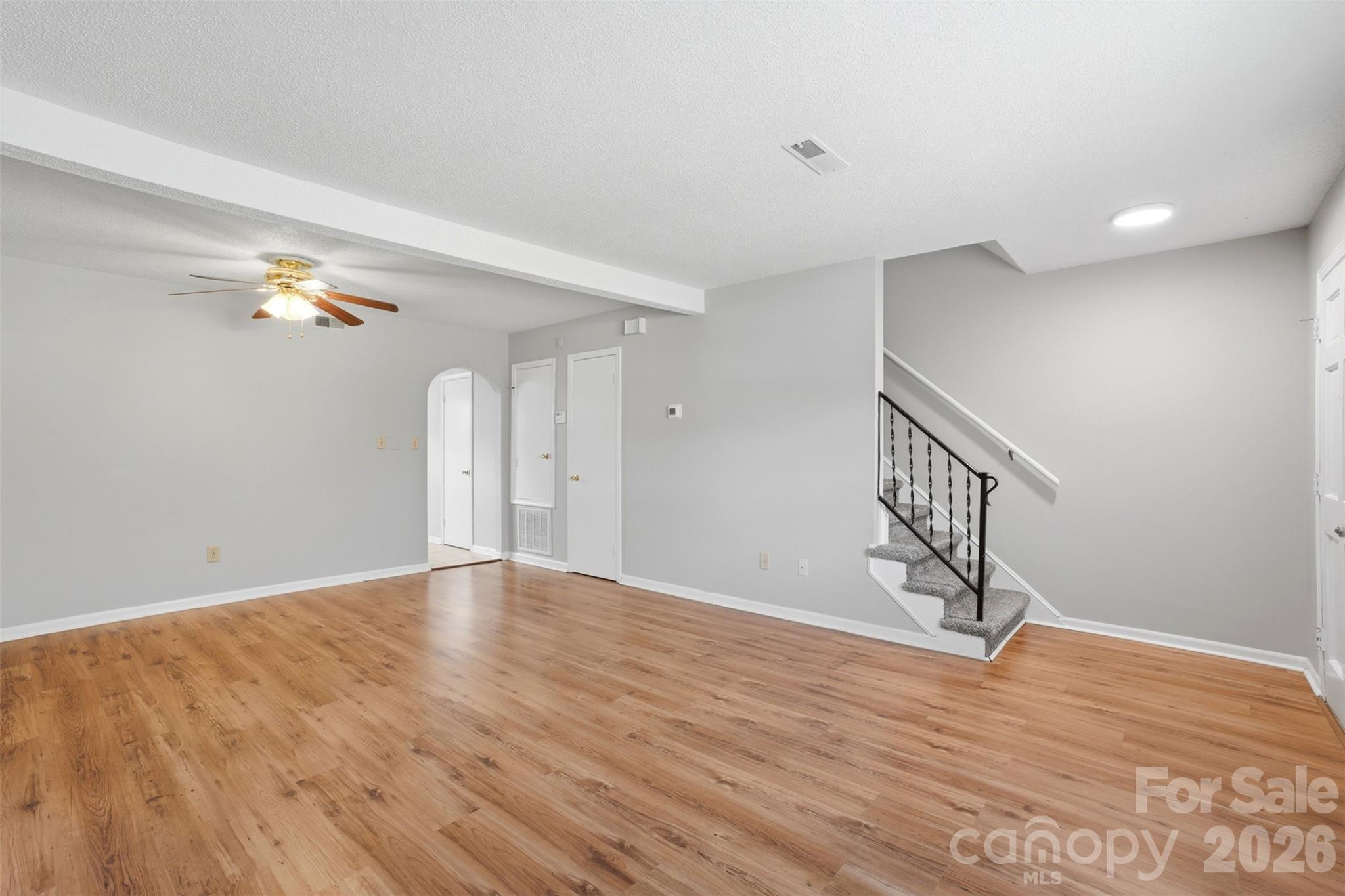 8846 Hunter Ridge Drive Property Photo 9