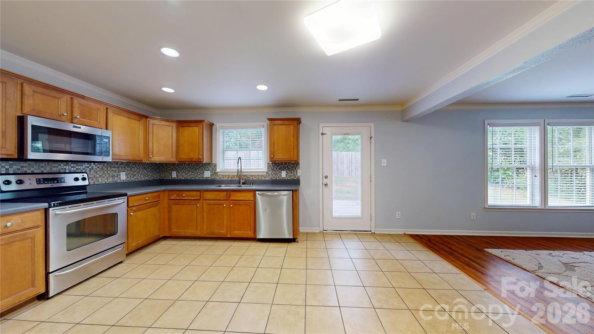 4219 Shasta Circle Property Photo 8