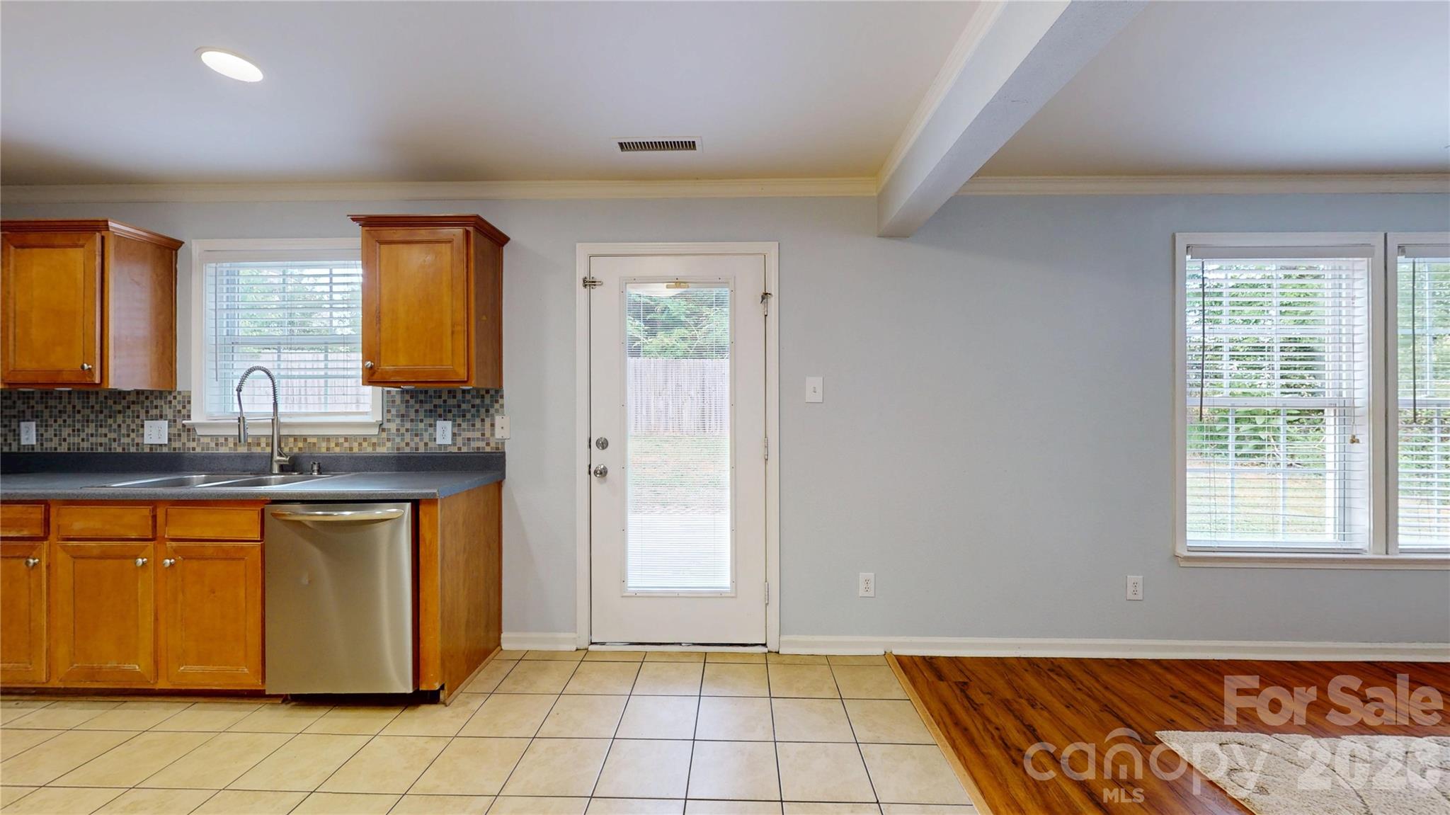 4219 Shasta Circle Property Photo 9