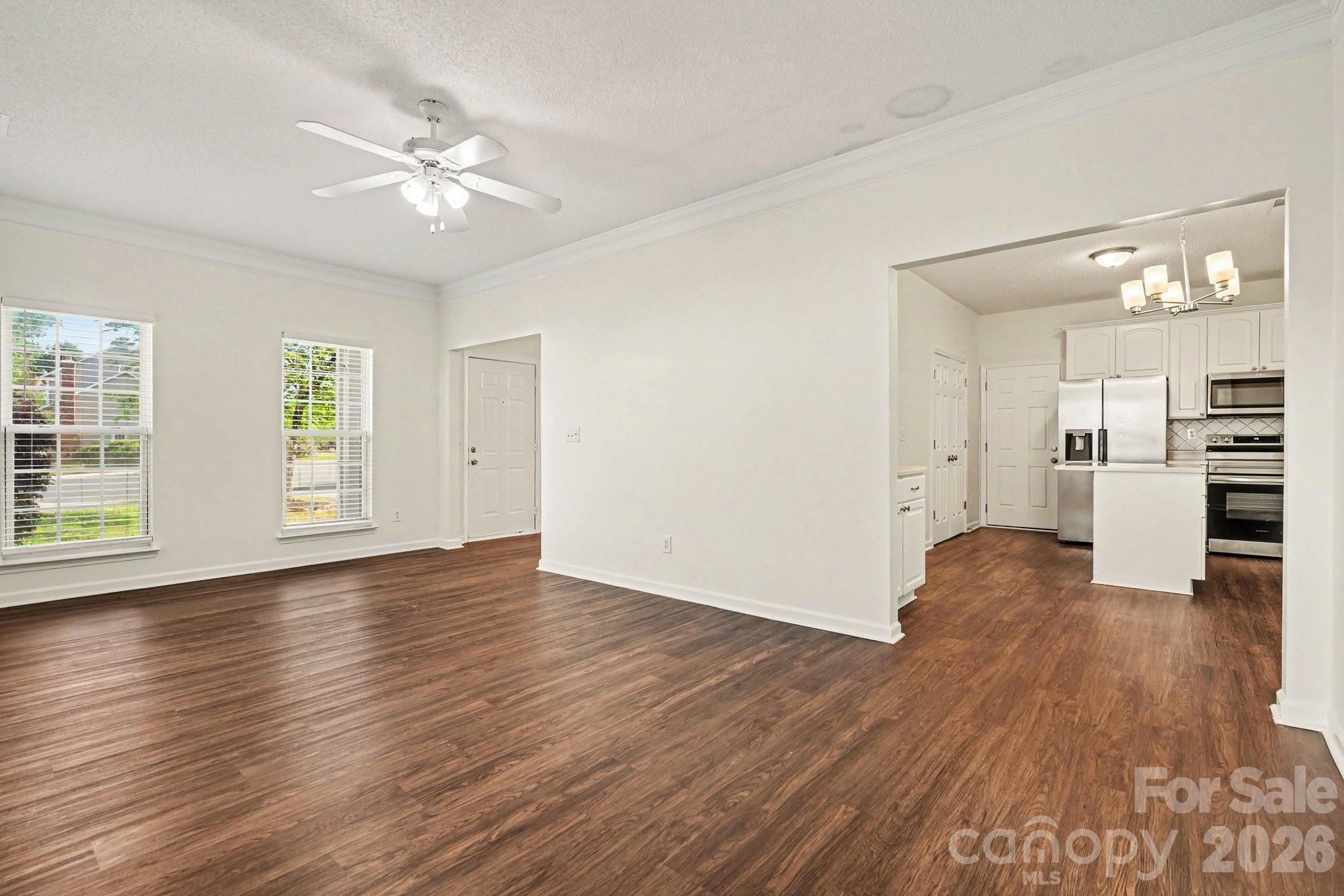 5547 Whispering Wind Lane Property Photo 2