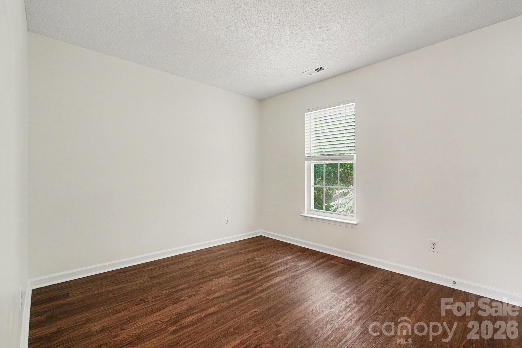 5547 Whispering Wind Lane Property Photo 7