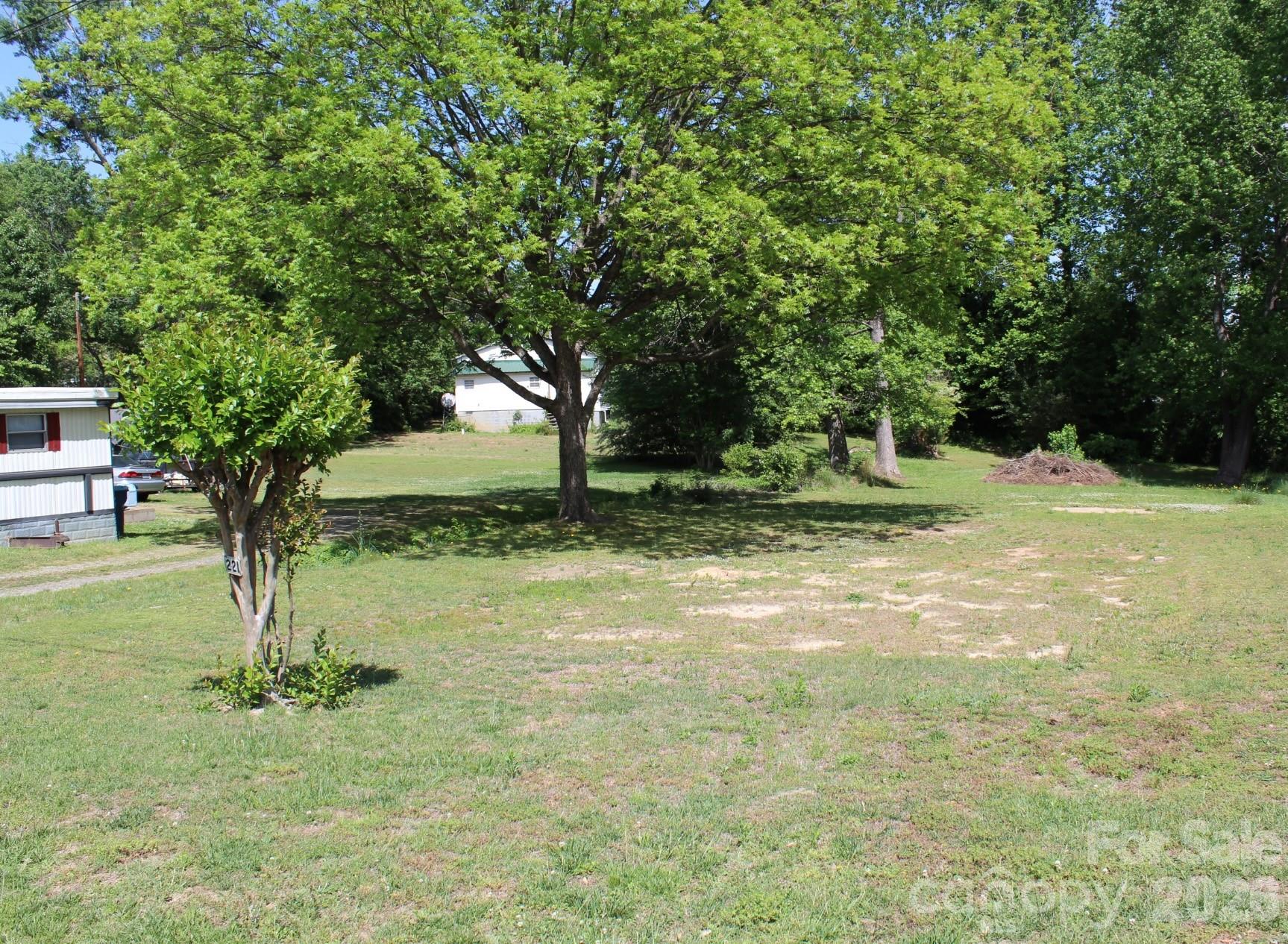 221 37th Street Property Photo 1