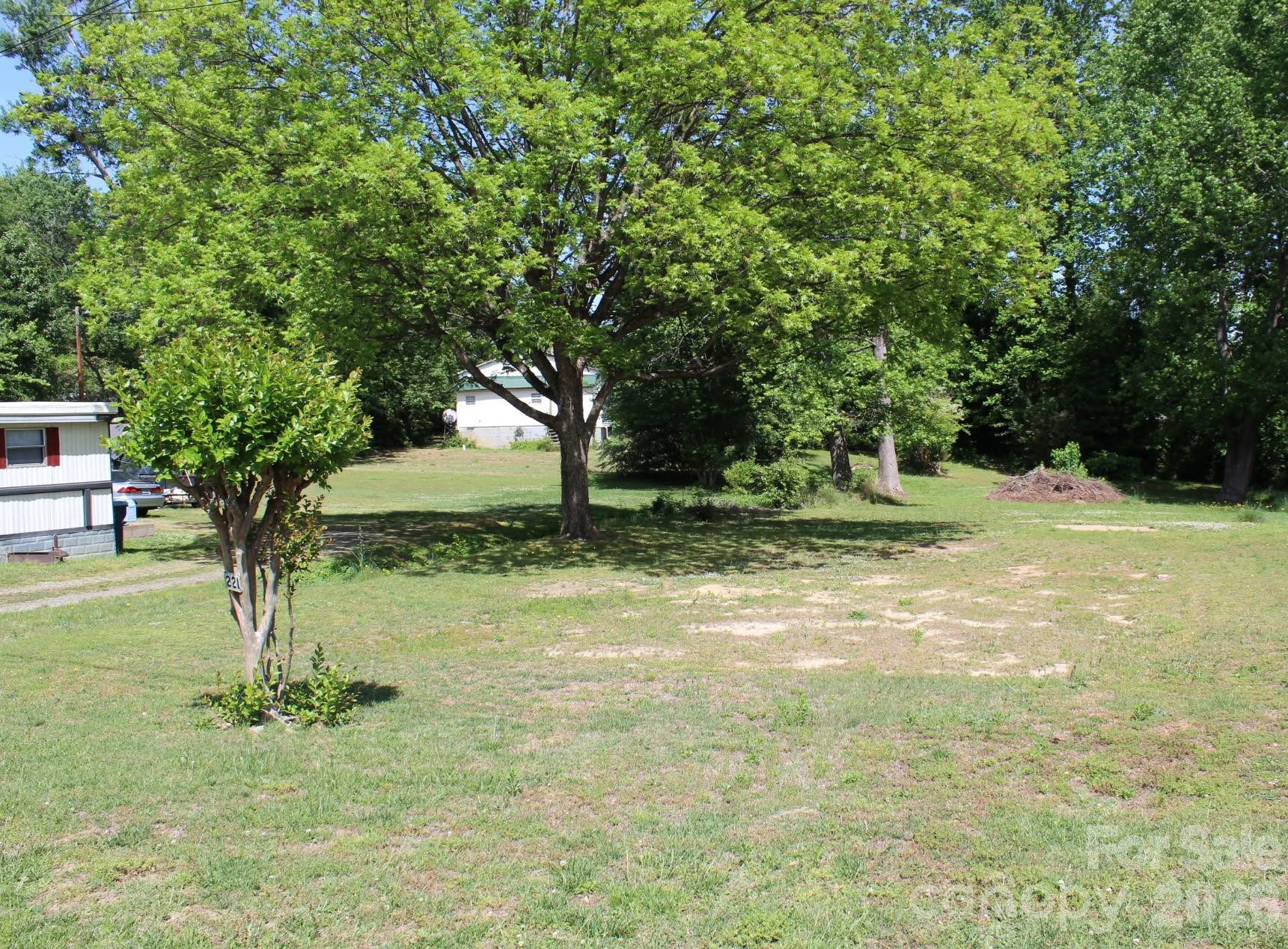 221 37th Street Property Photo 2