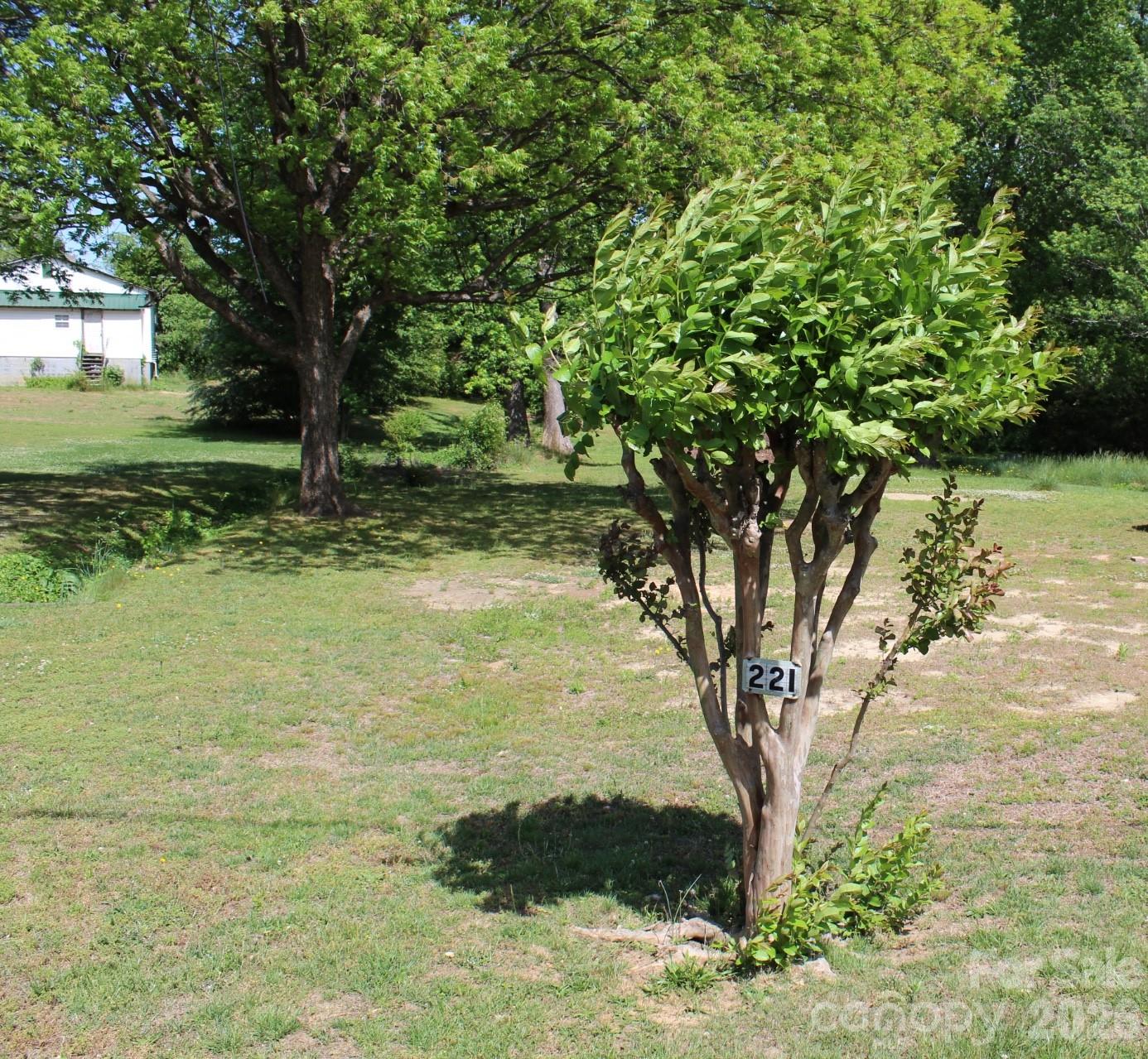 221 37th Street Property Photo 10