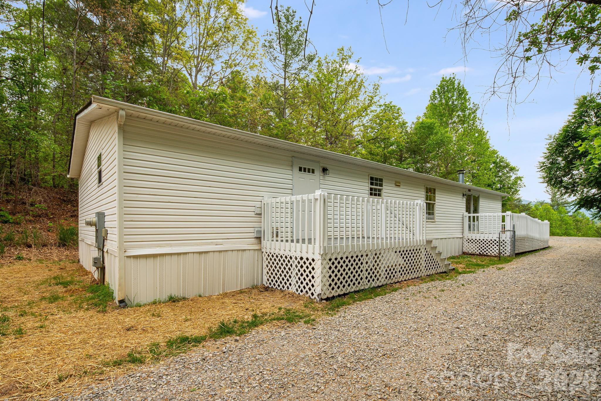 90 High Point Road Property Photo 2