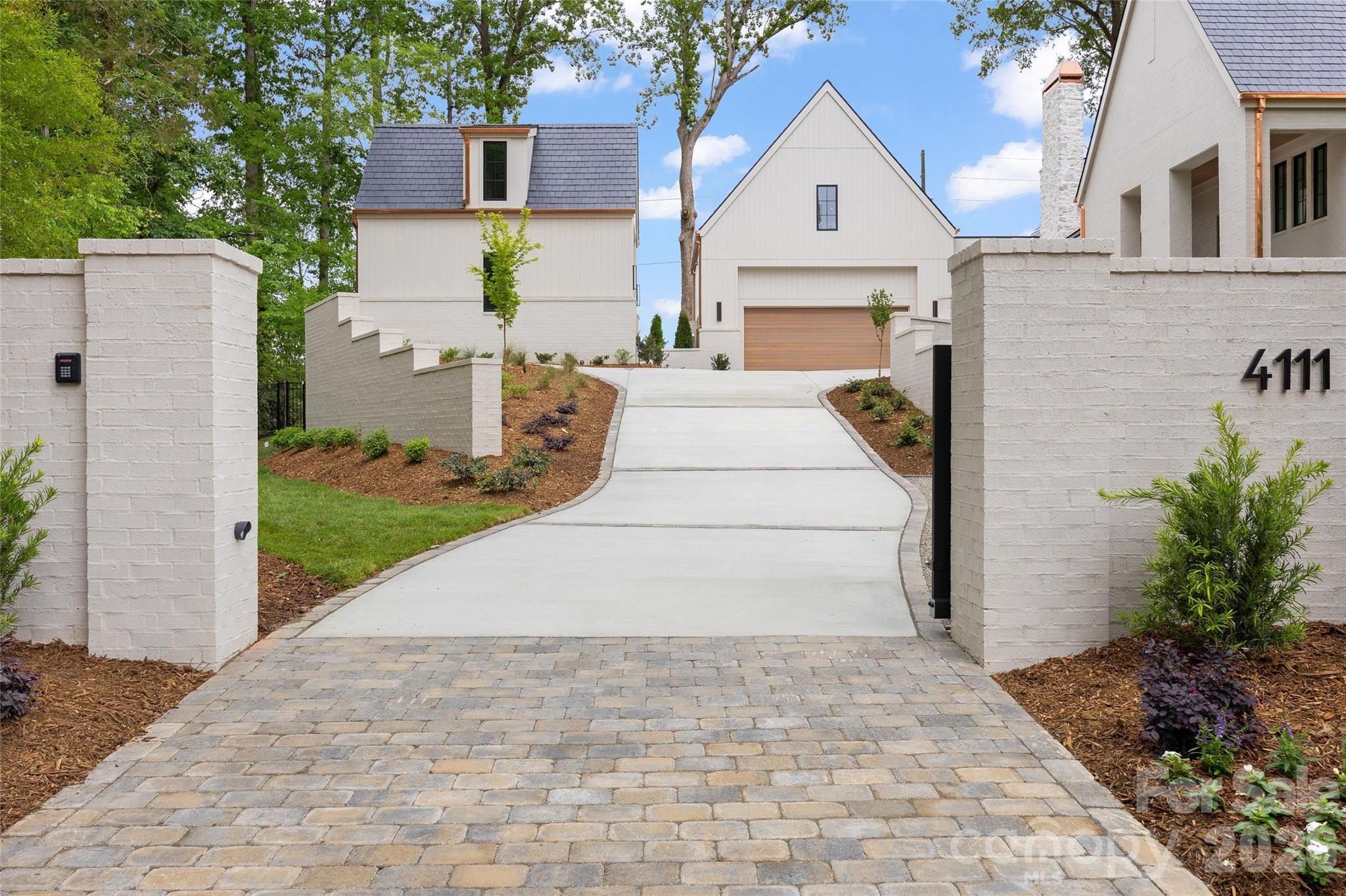 4111 Columbine Circle Property Photo 4