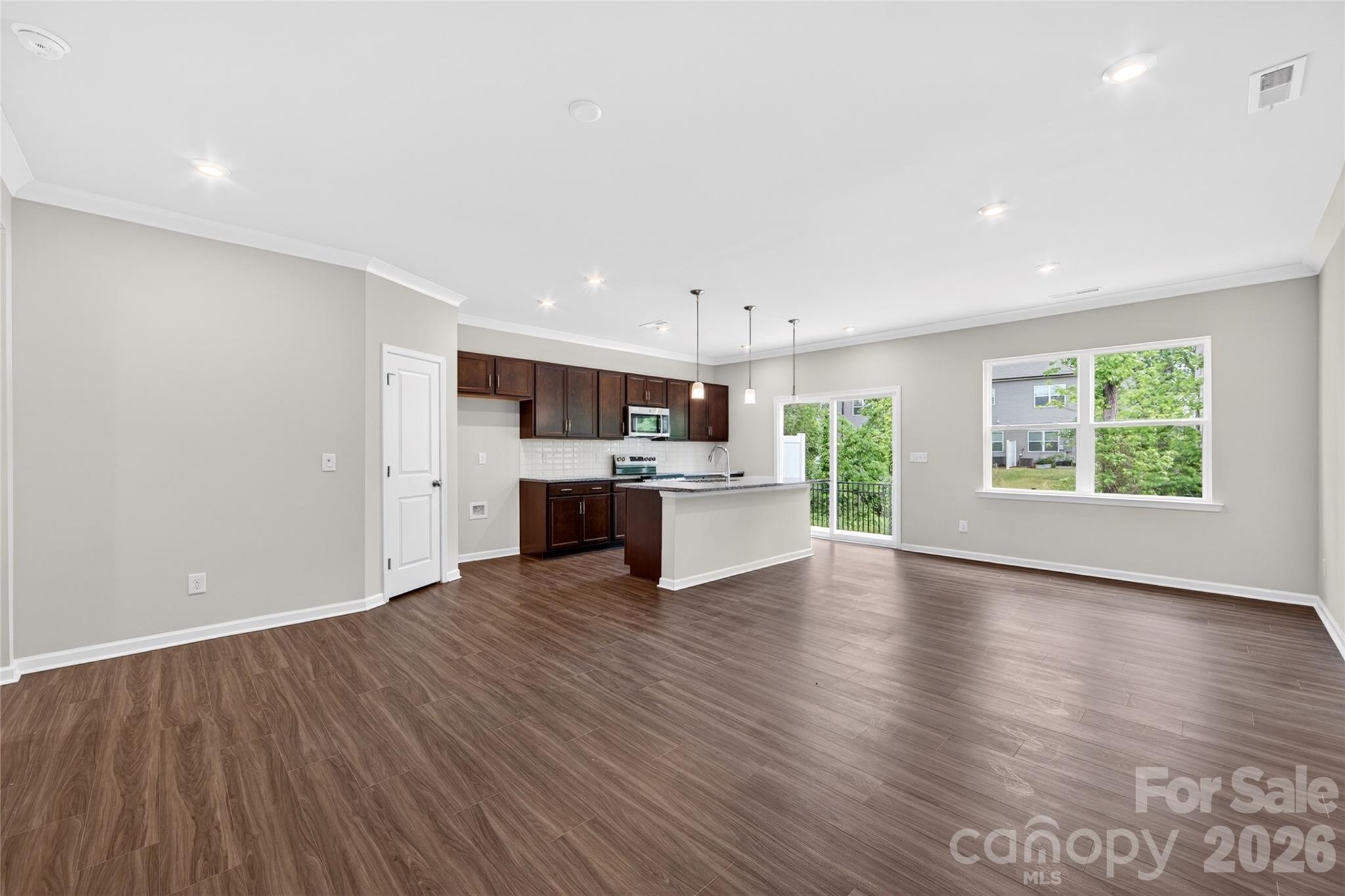 6021 Longar Lane Property Photo 7