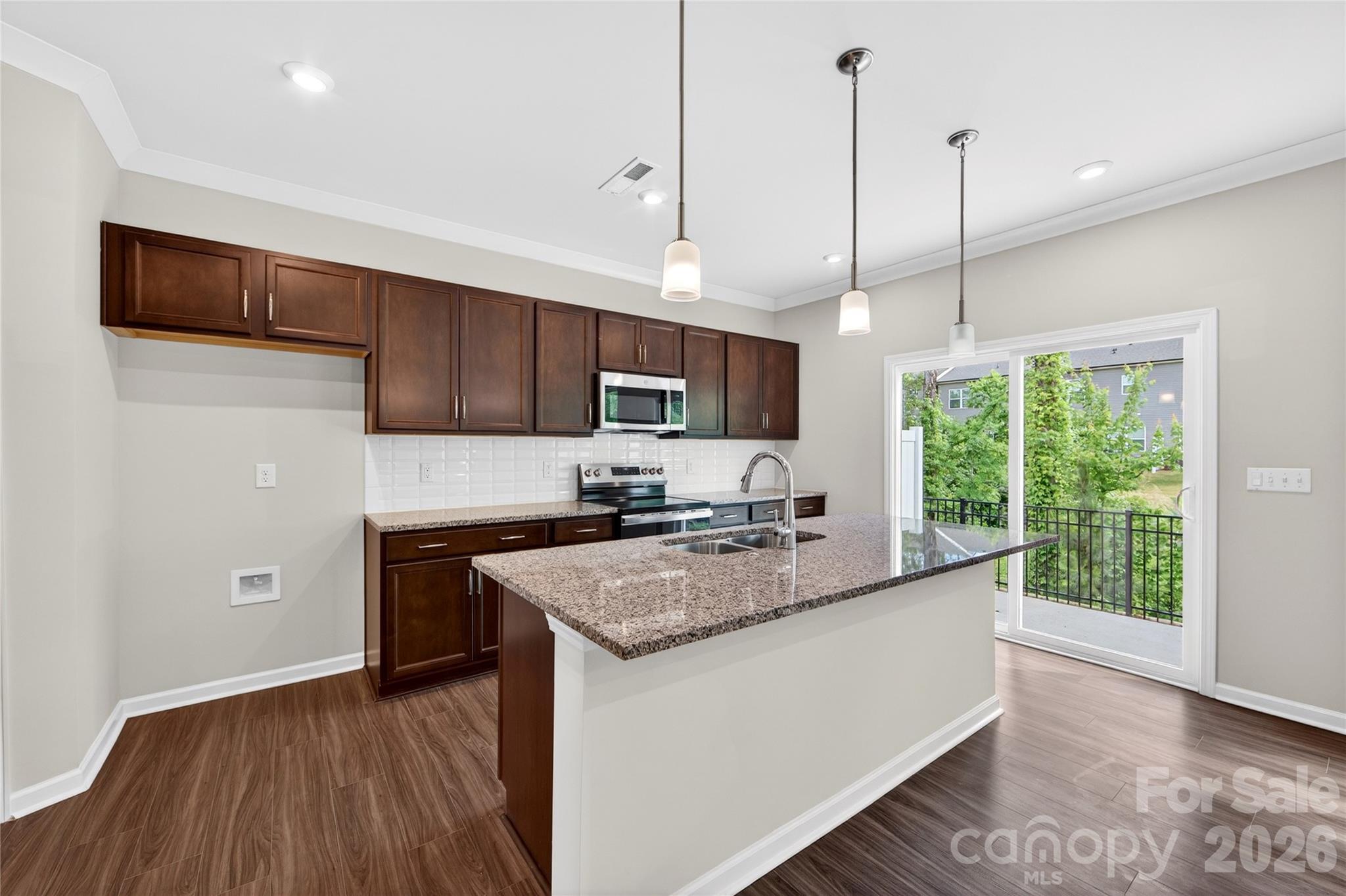 6021 Longar Lane Property Photo 10