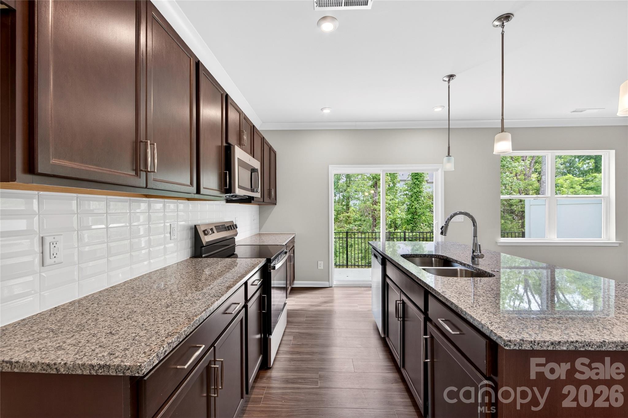 6021 Longar Lane Property Photo 11