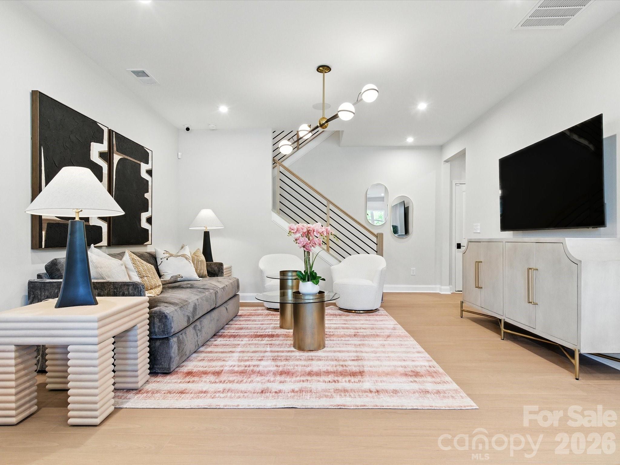 513 Nash Street Property Photo 6