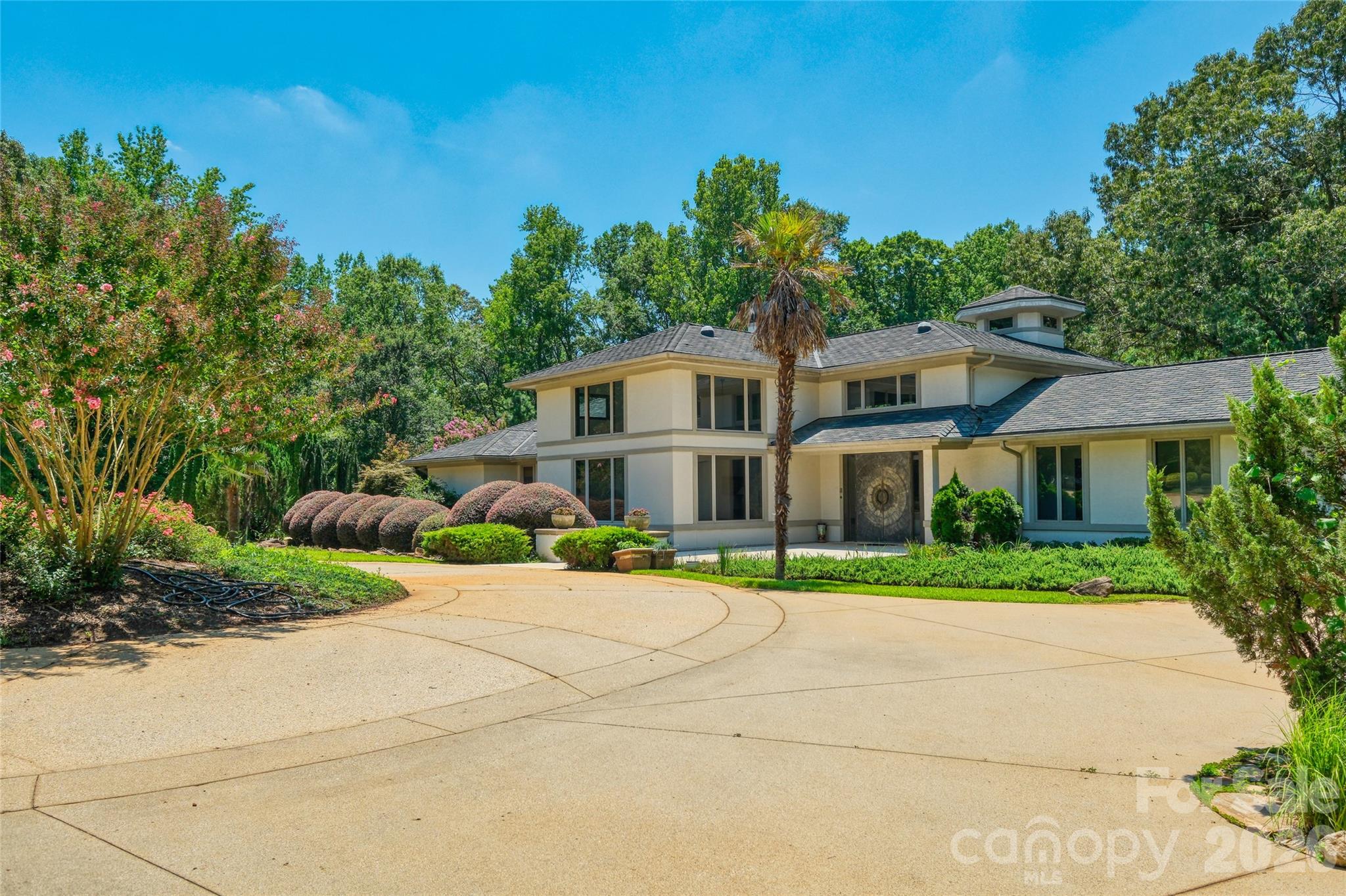 380 Montagu Drive Property Photo 2