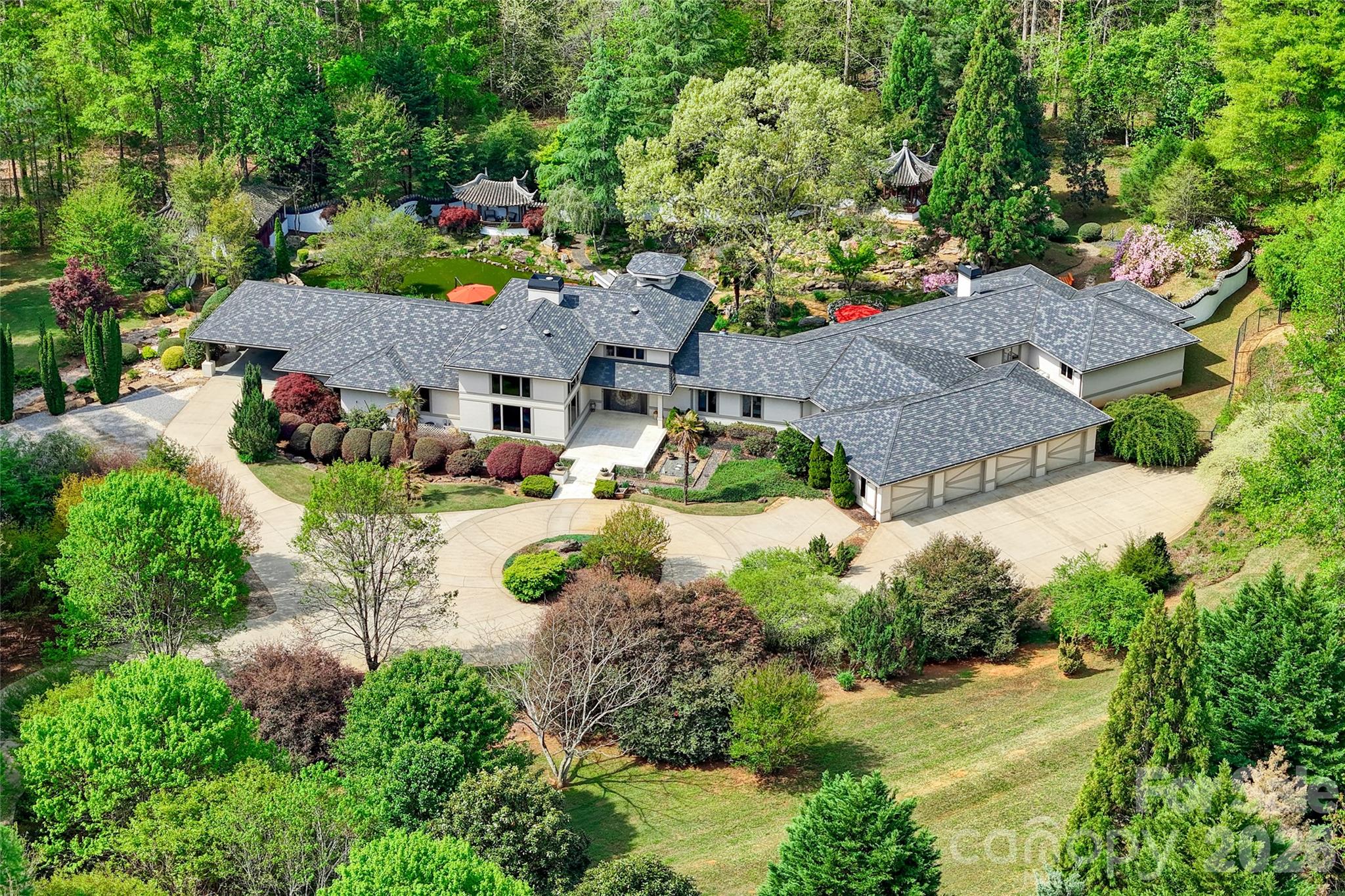 380 Montagu Drive Property Photo 3
