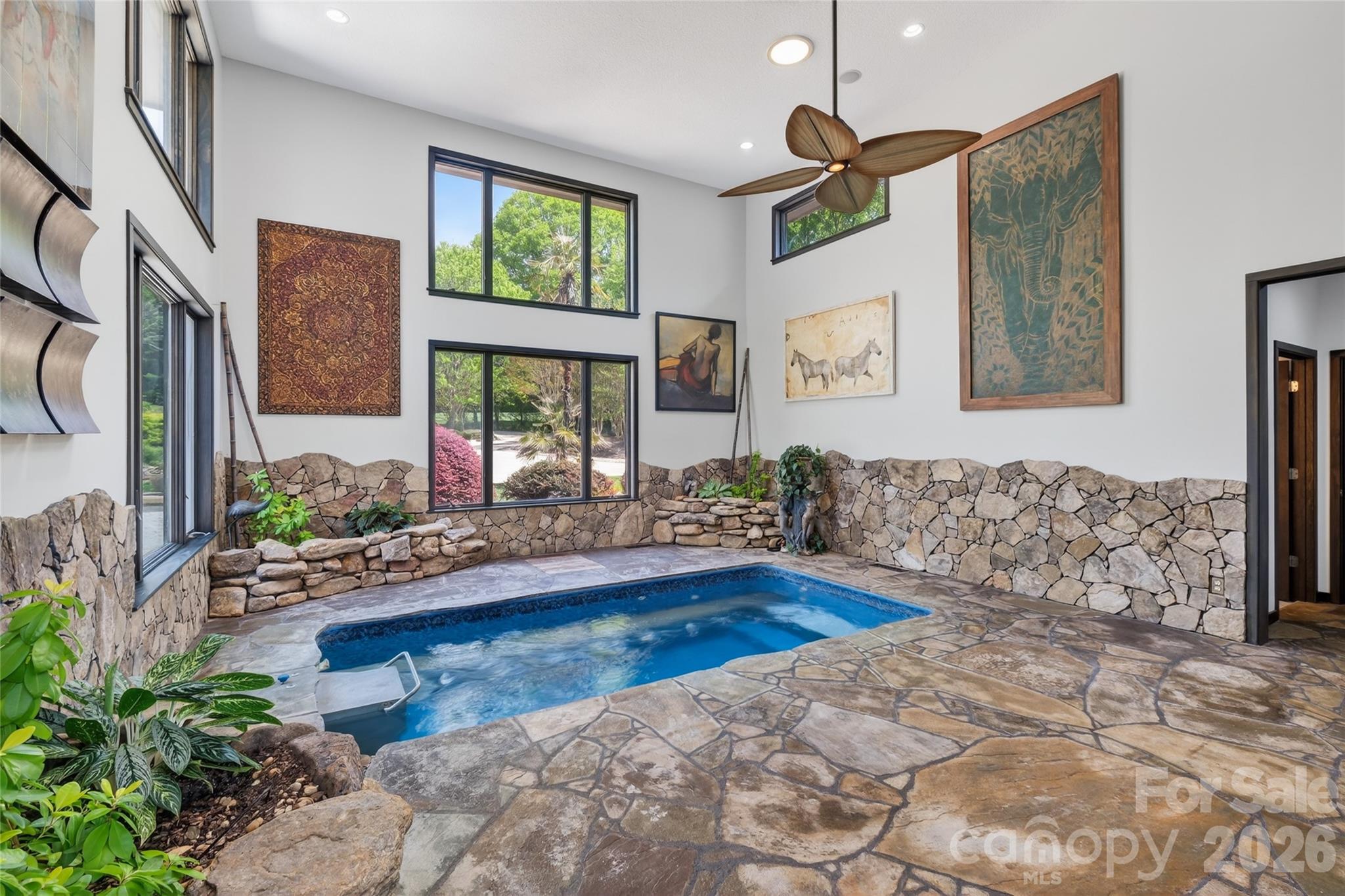 380 Montagu Drive Property Photo 6