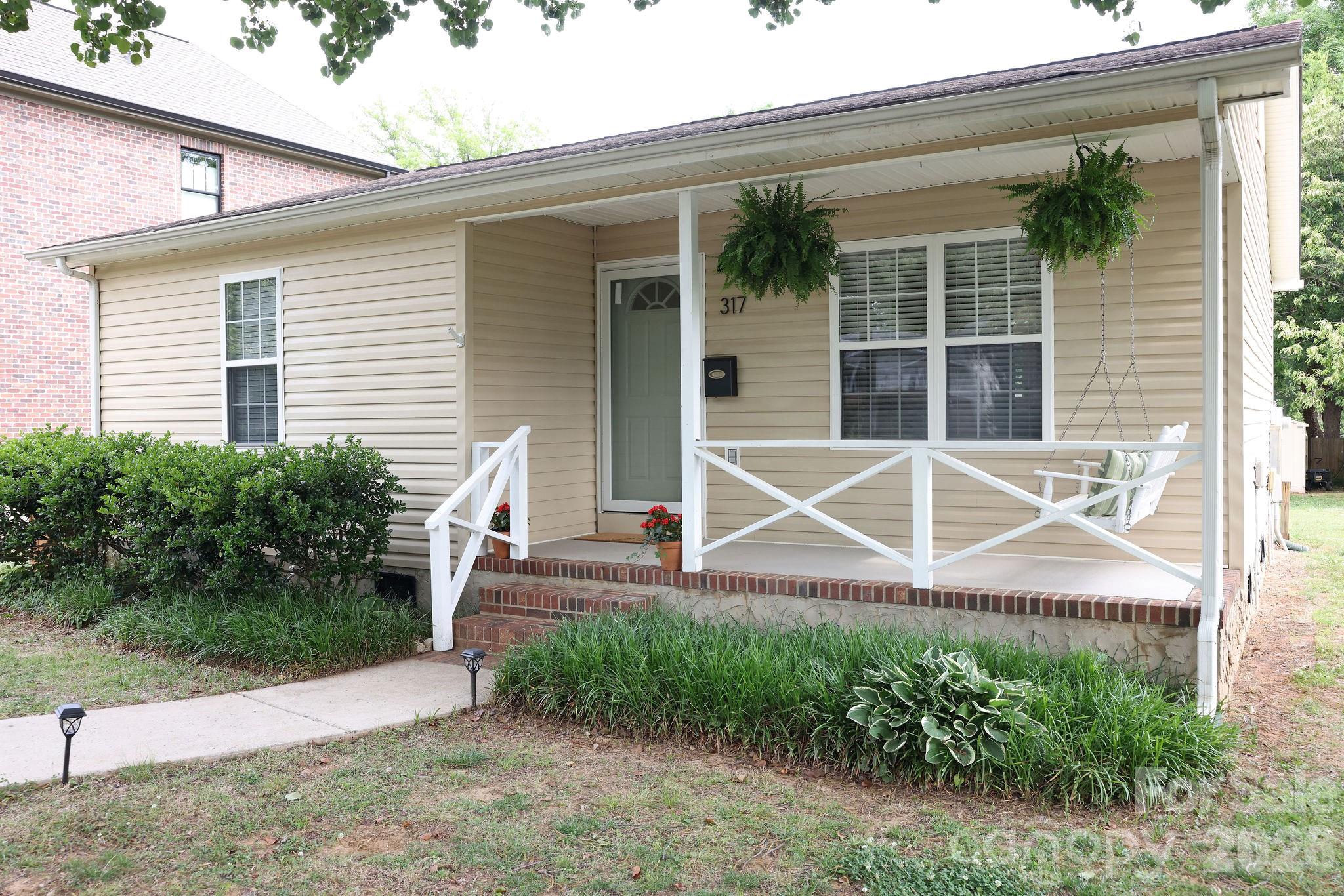 317 Devine Avenue Property Photo 1