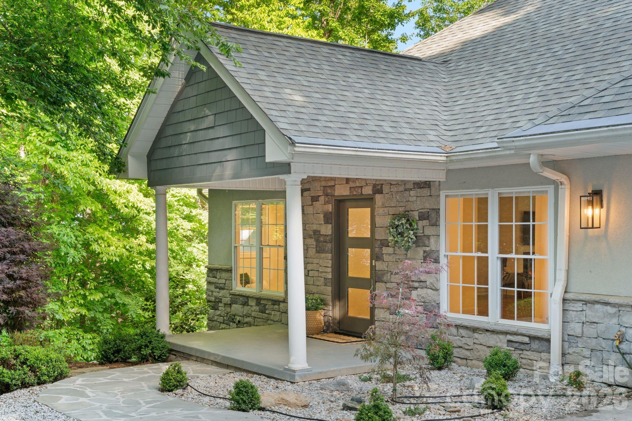 2508 Carriage Falls Court Property Photo 1