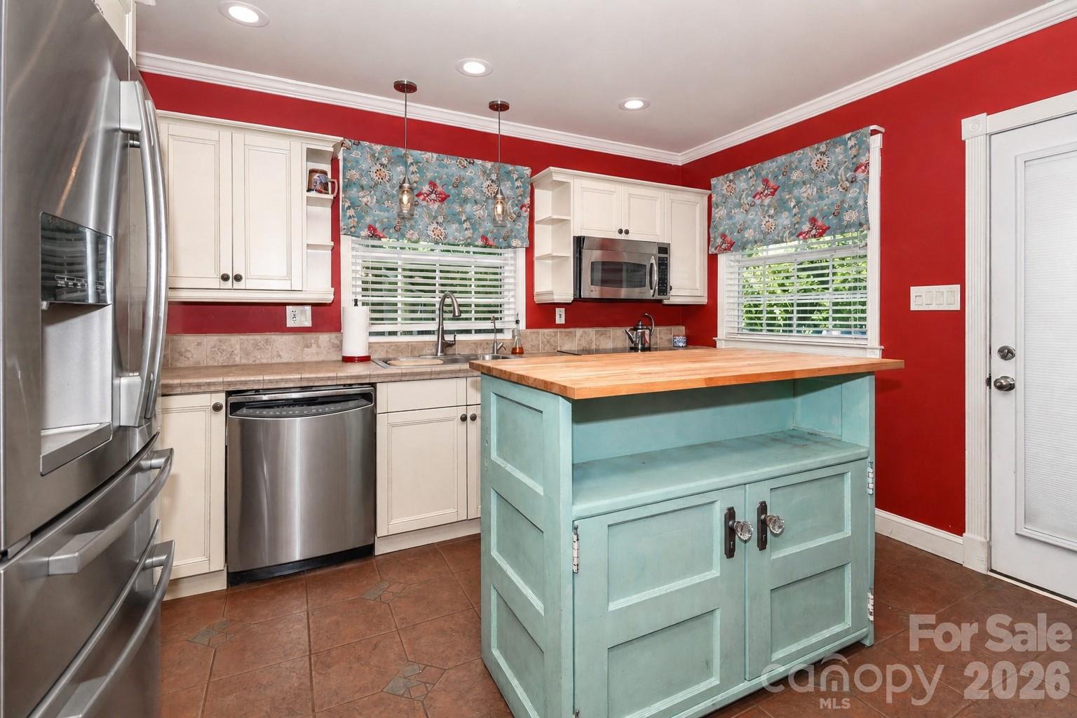 820 Woodland Road Property Photo 14