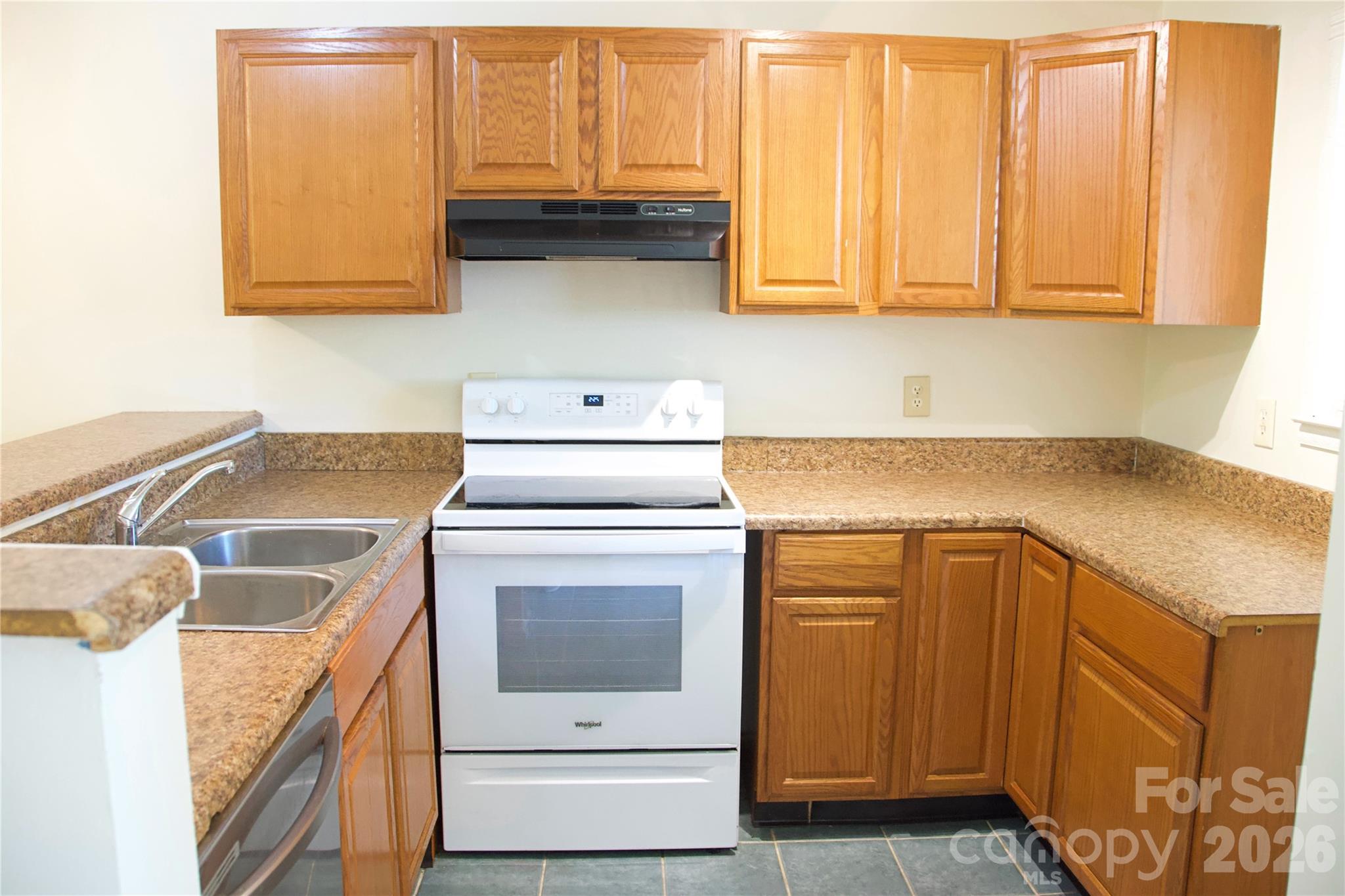 1610 Eagles Place J-204 Property Photo 5