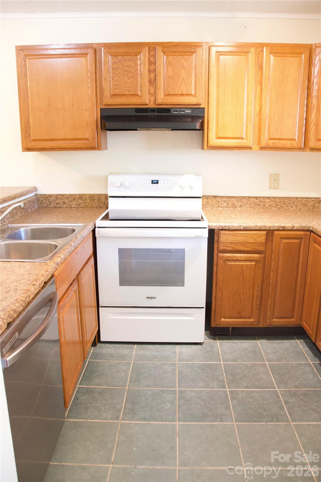 1610 Eagles Place J-204 Property Photo 6