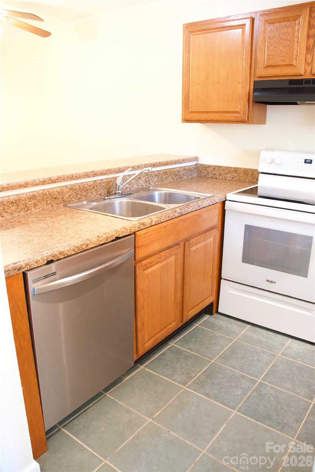 1610 Eagles Place J-204 Property Photo 7