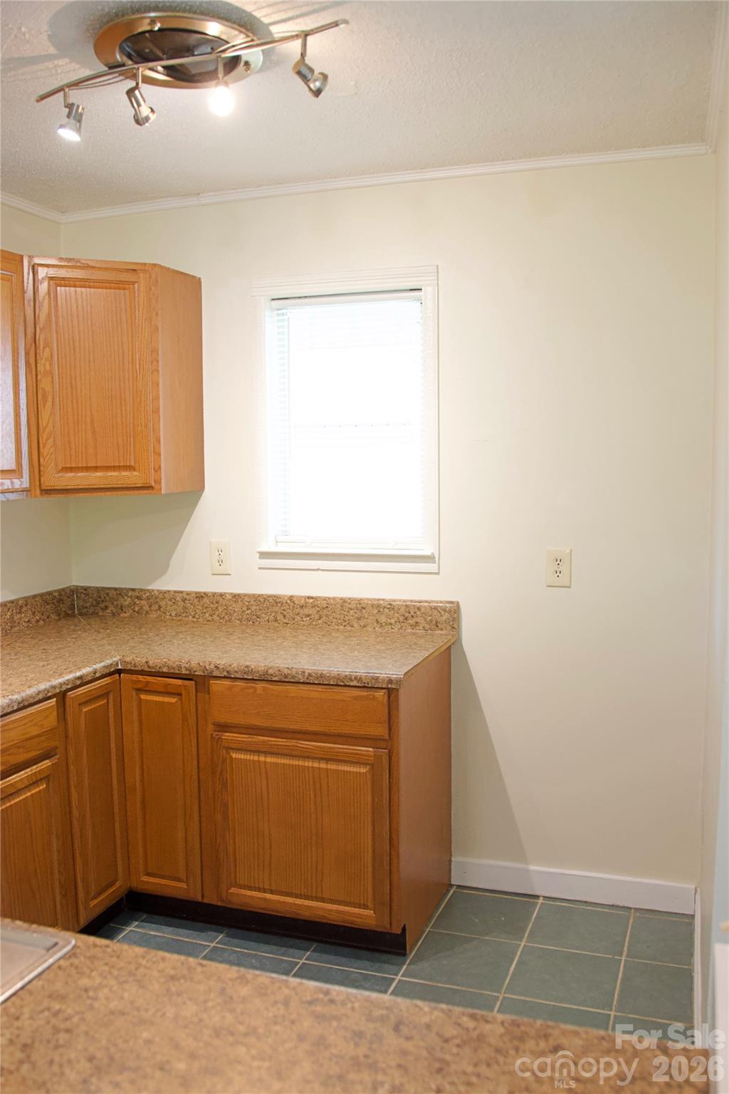 1610 Eagles Place J-204 Property Photo 8