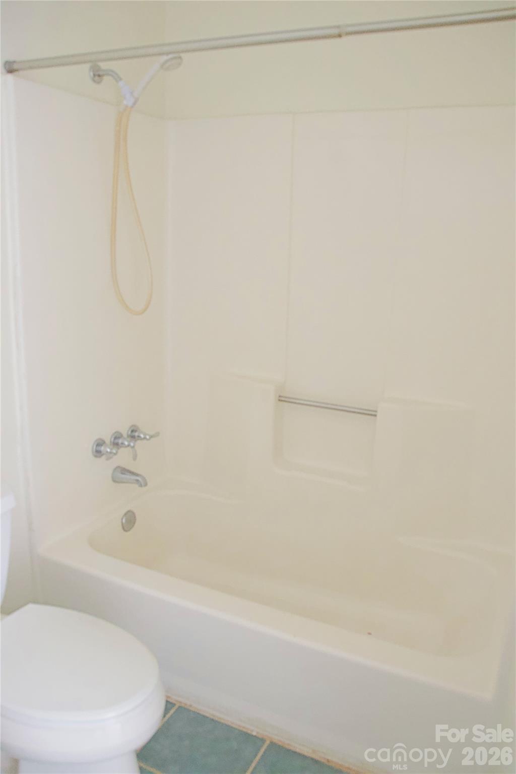 1610 Eagles Place J-204 Property Photo 20